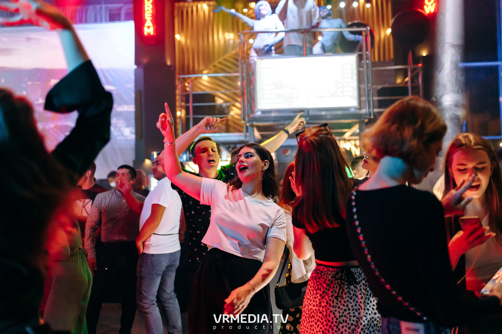 Выходные в баре «DOSKI»