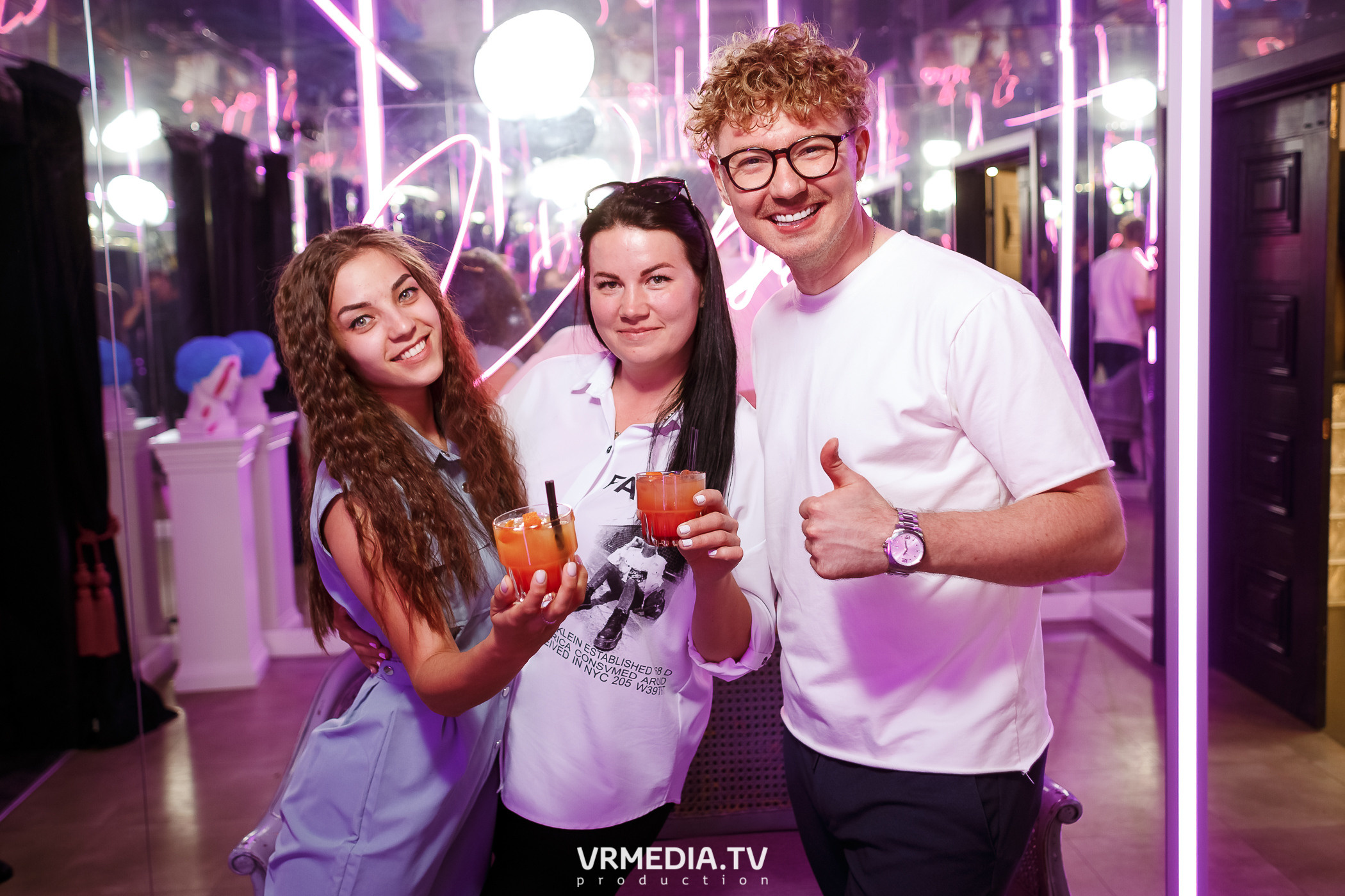 Летний караоке марафон в караоке-баре «Volna»