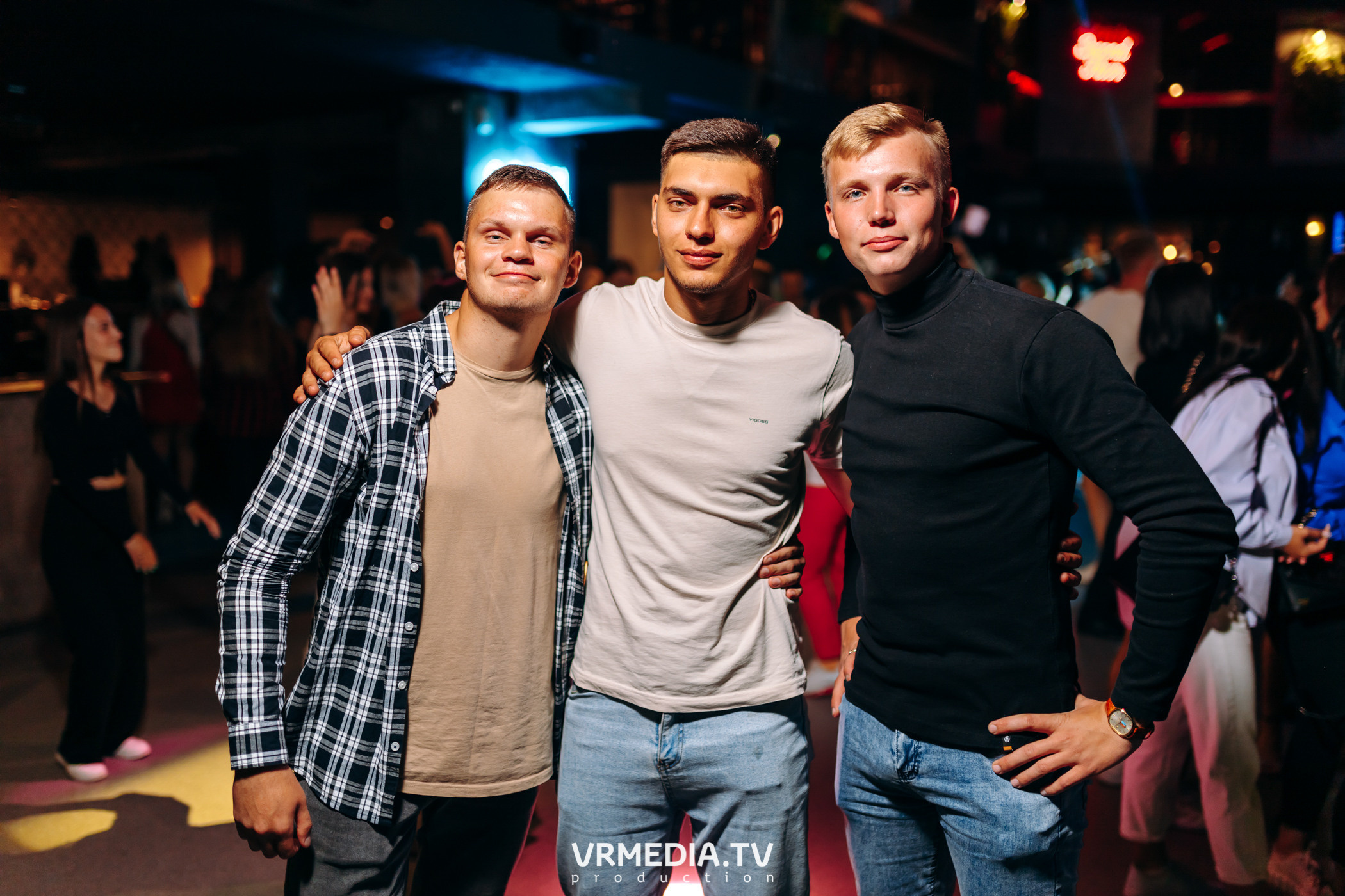 Выходные в баре «DOSKI»