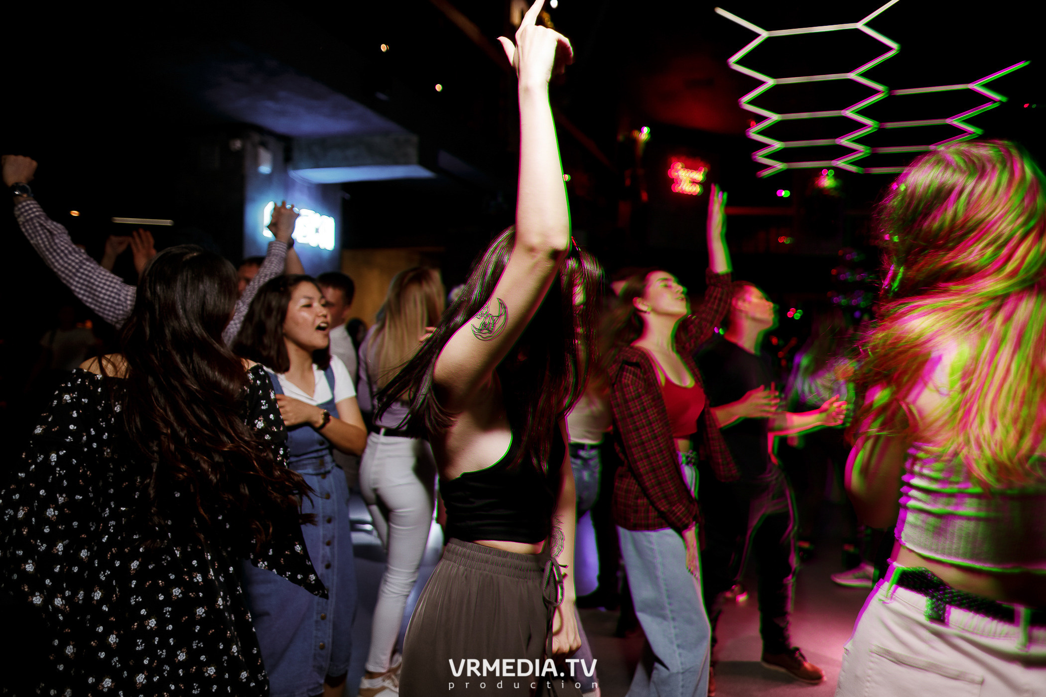 Выходные в баре «DOSKI»