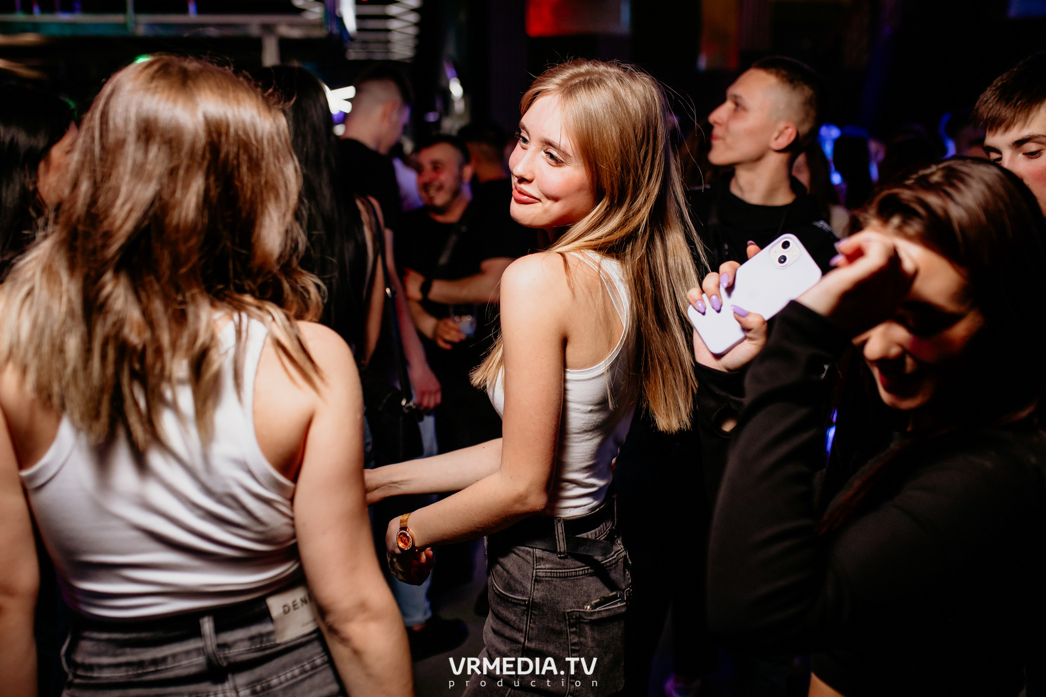 Выходные в баре «DOSKI»