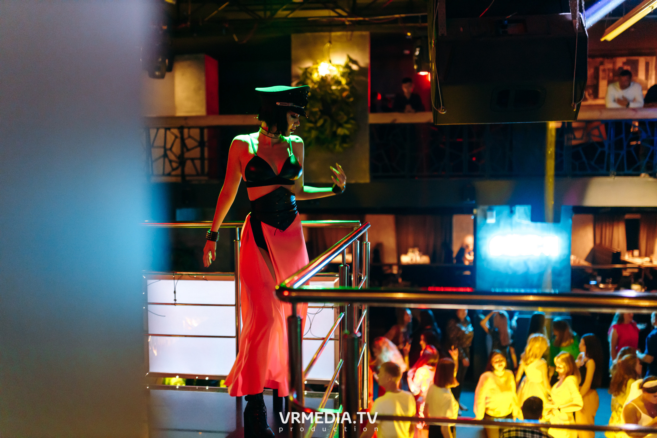 Выходные в баре «DOSKI»