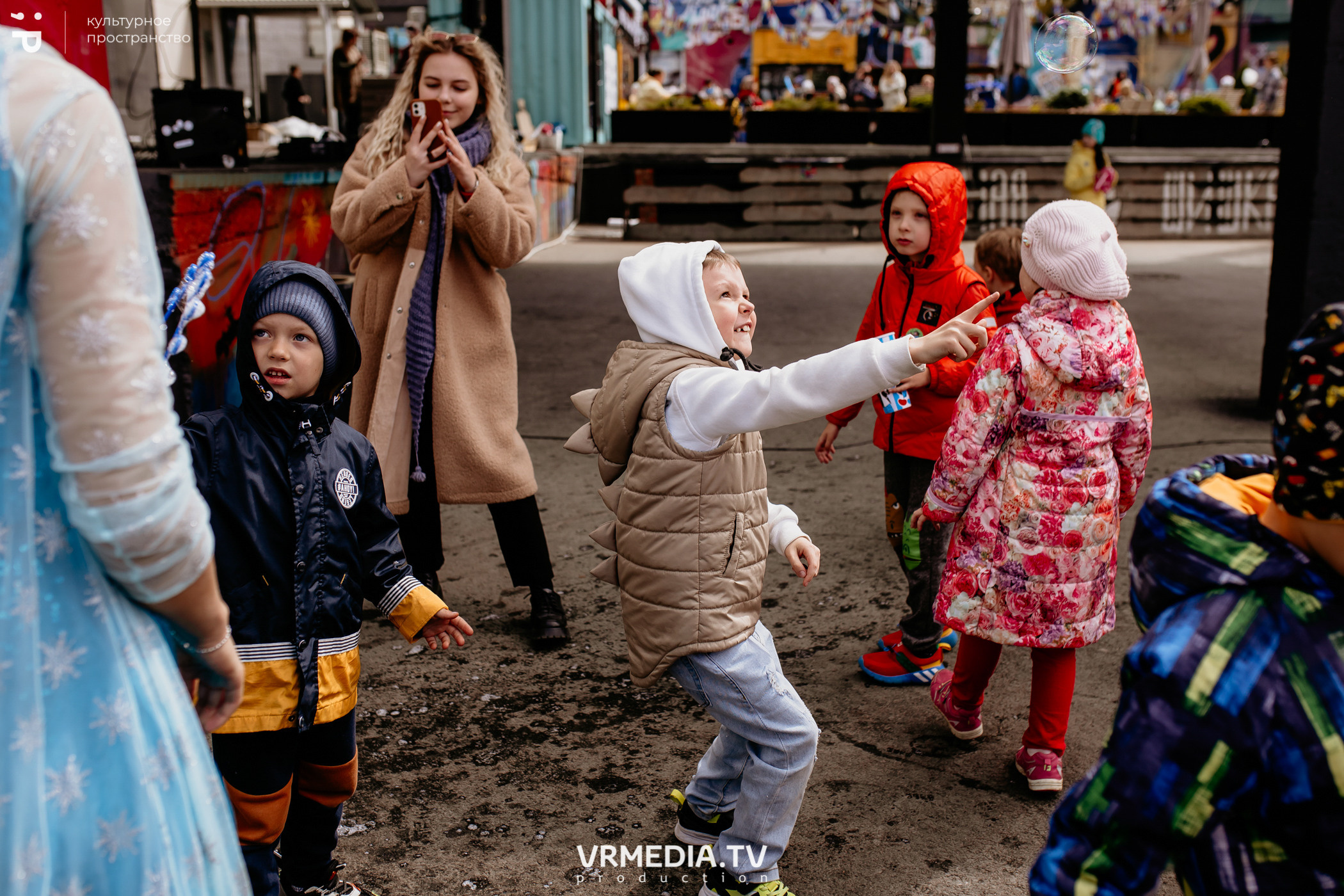 ВСТРЕЧАЙ ЛЕТО С DETISKAZKA42 в культурном пространстве «Редакция»