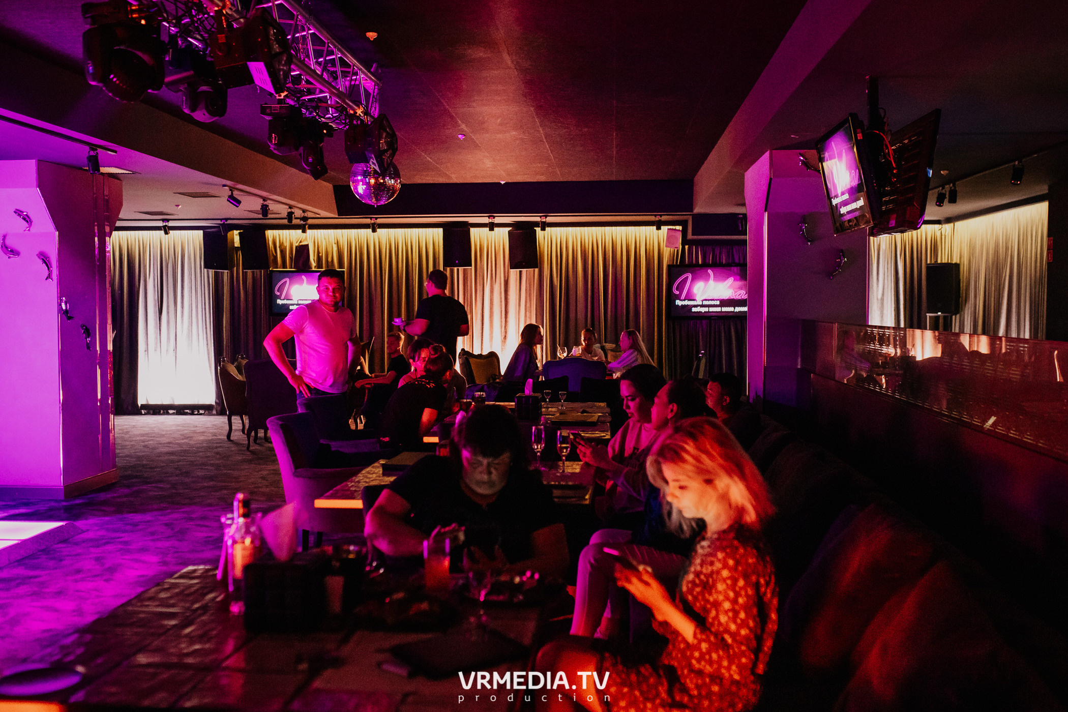 IQ party в караоке-баре «Volna»