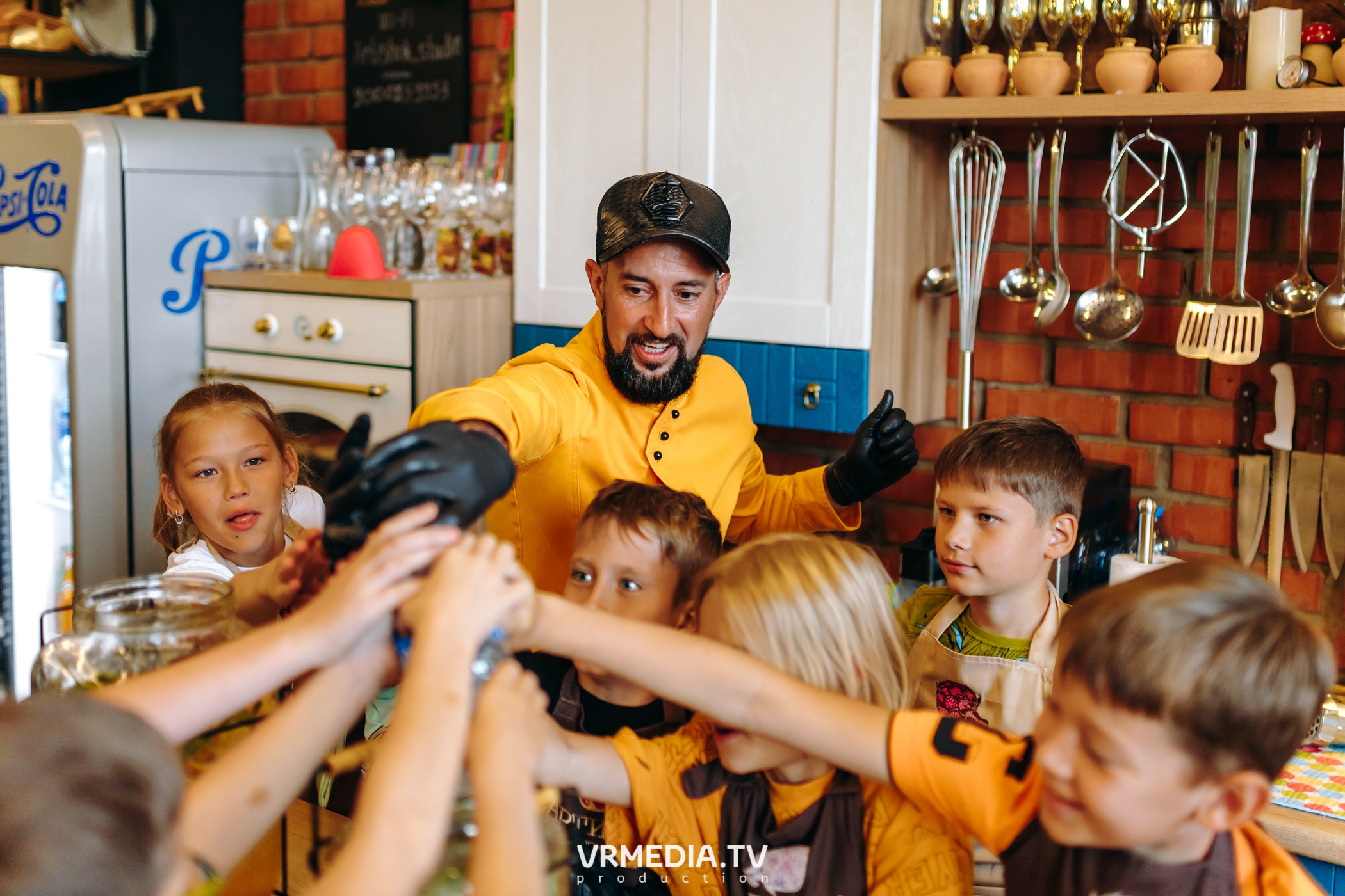 День рождения Артура Калайджяна в кулинарной студии «Артишок»