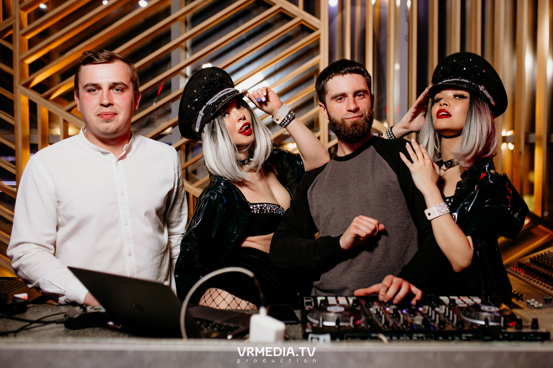 Выходные в баре «DOSKI»