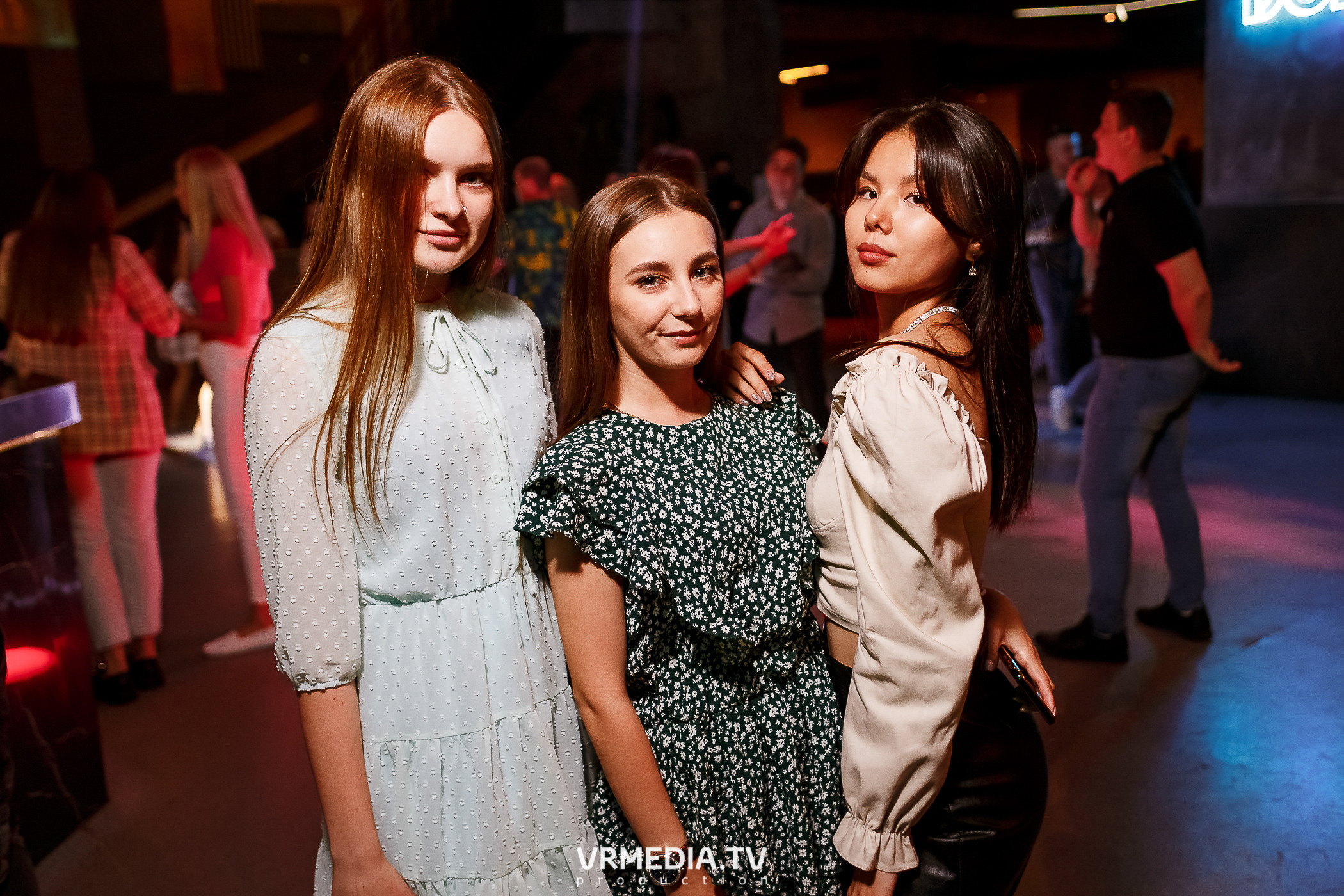 Выходные в баре «DOSKI»