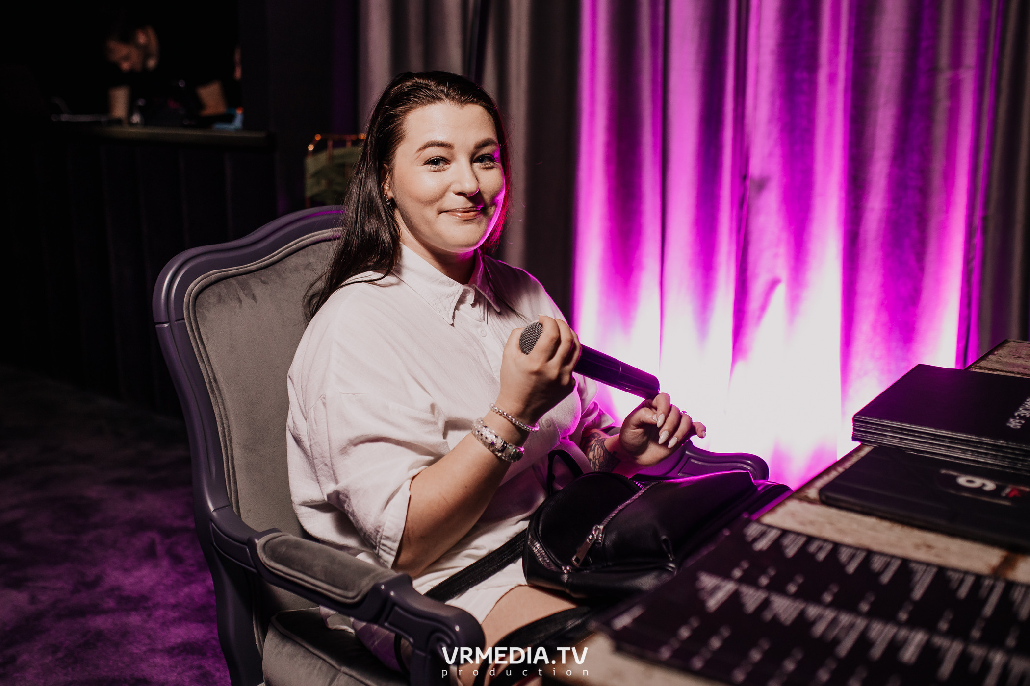 Пятничная вечеринка в караоке-баре «Volna»