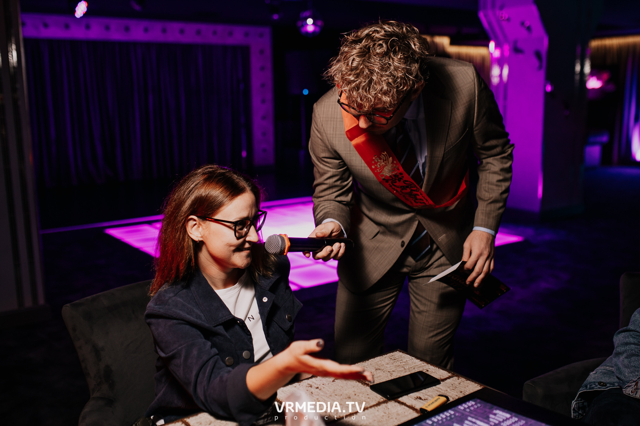 Пятничная вечеринка в караоке-баре «Volna»