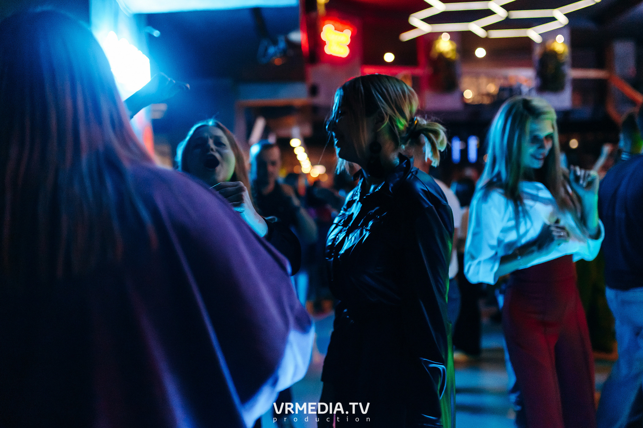 Выходные в баре «DOSKI»