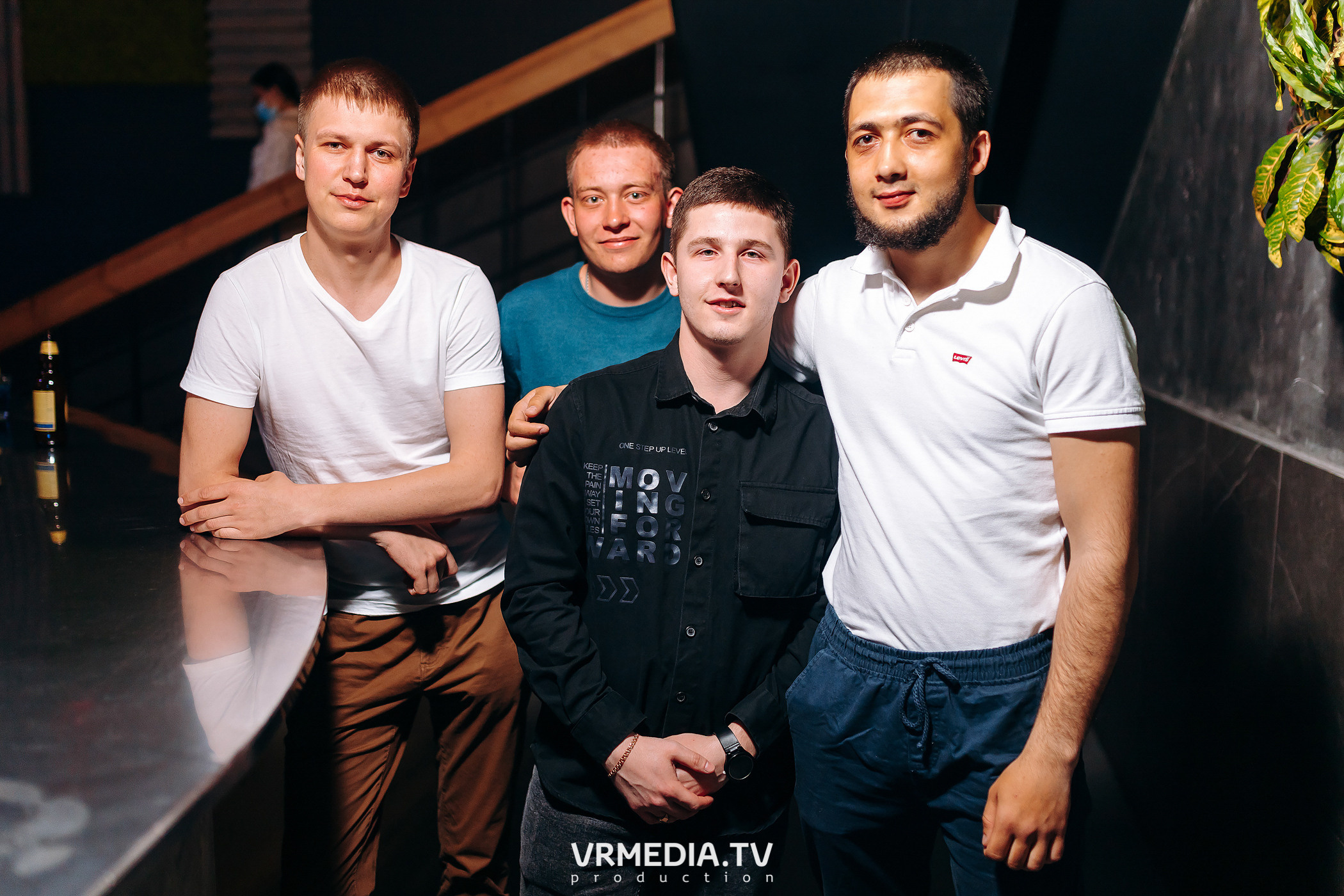 Выходные в баре «DOSKI»