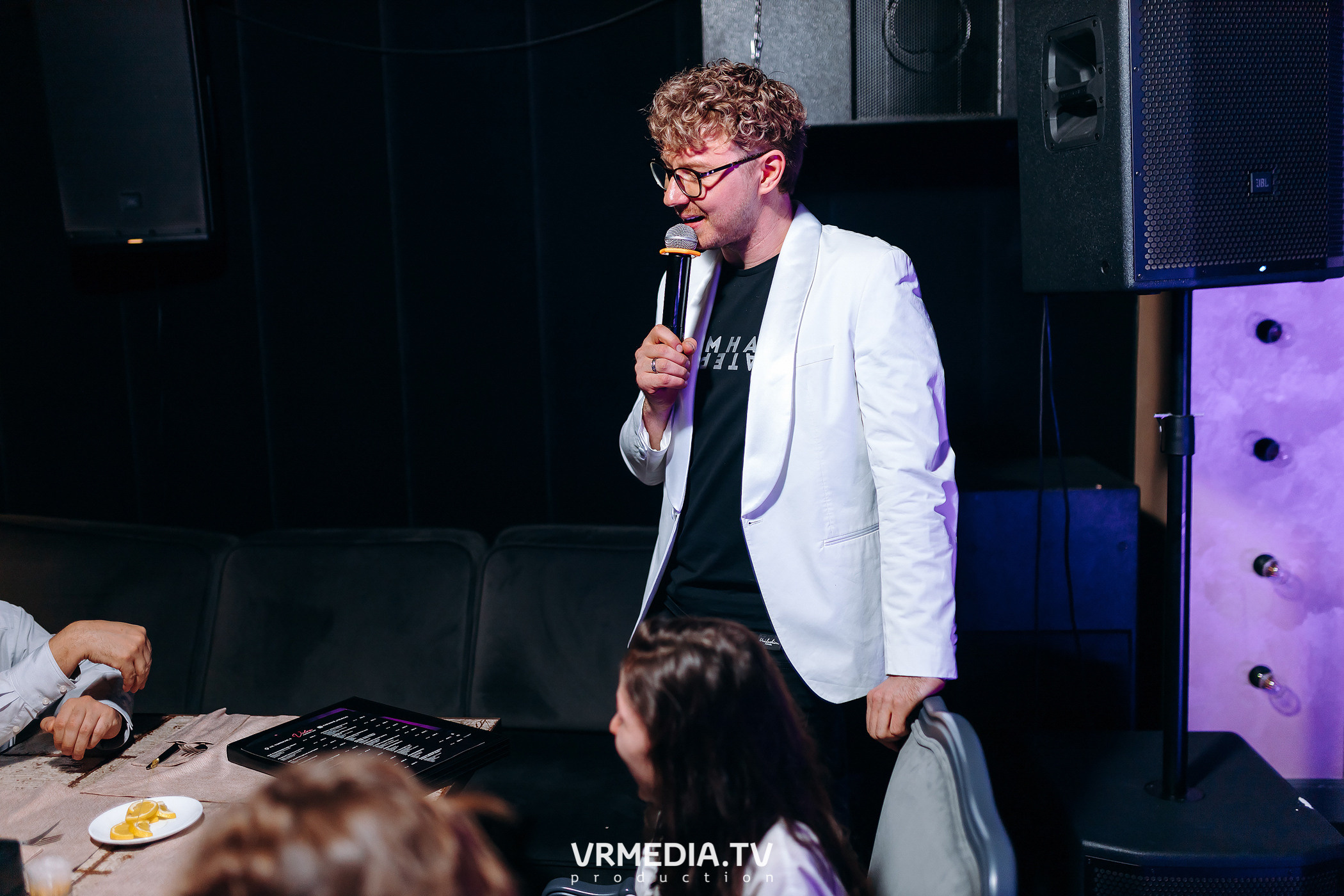 Колесо фортуны в караоке-баре «Volna»