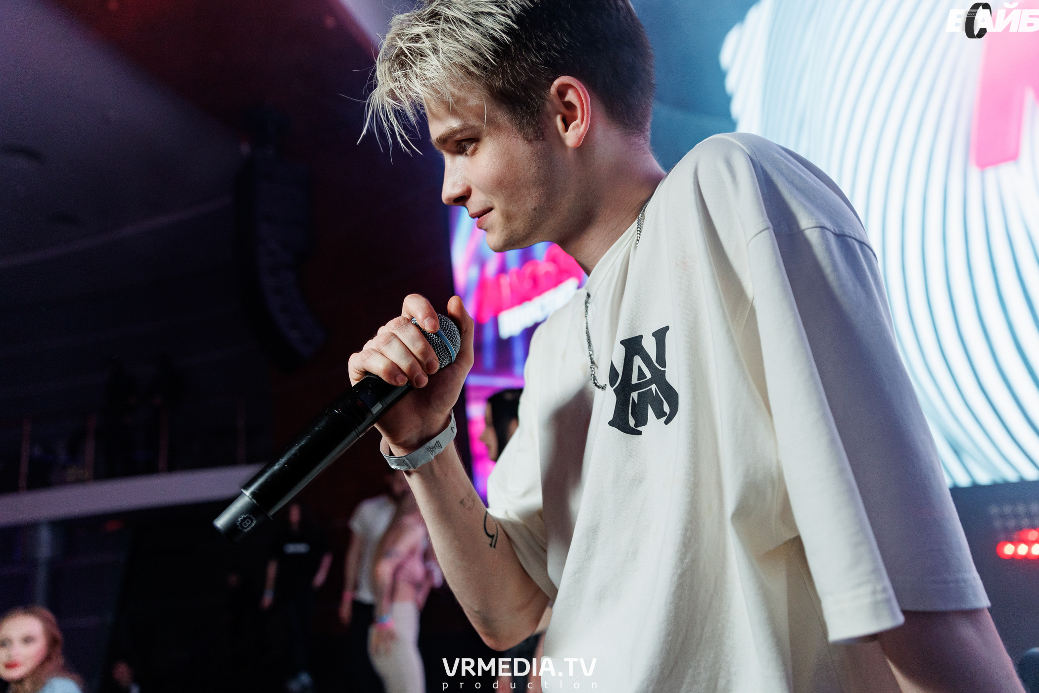 Молодость простит