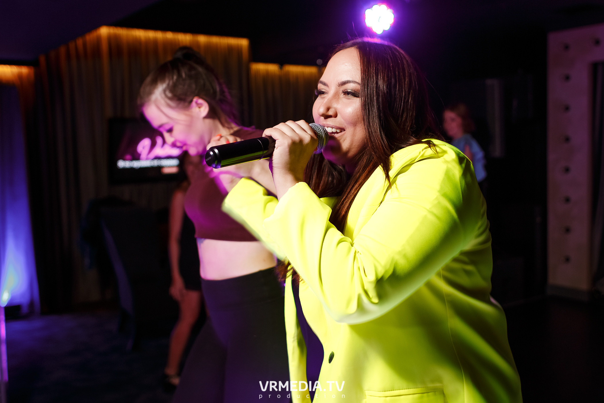 Летний караоке марафон в караоке-баре «Volna»