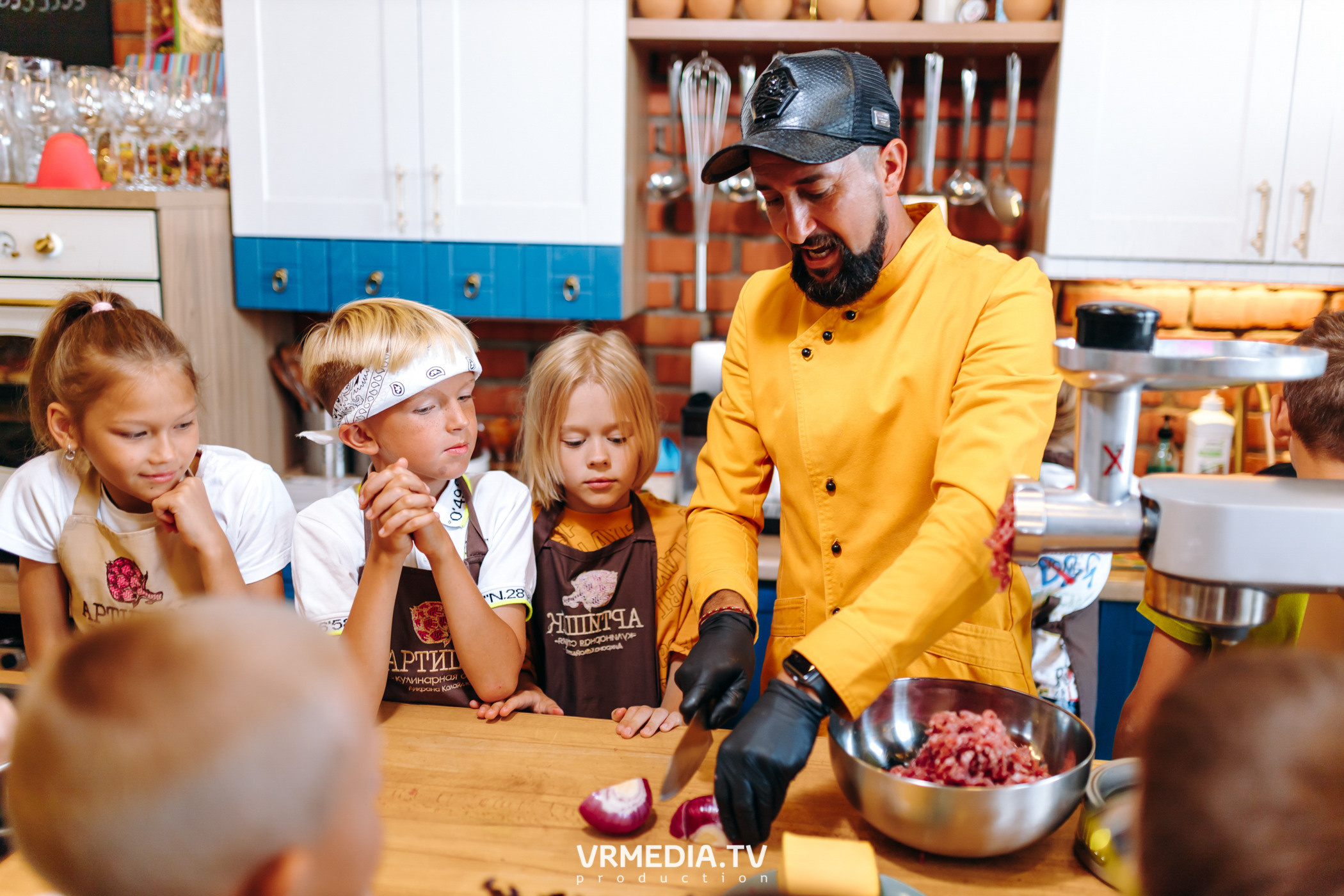 День рождения Артура Калайджяна в кулинарной студии «Артишок»