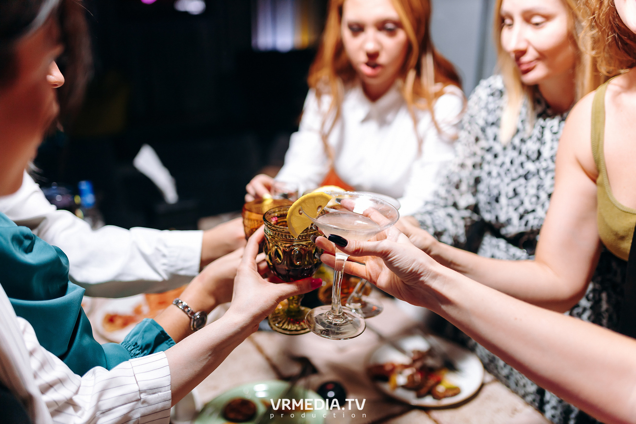 Колесо Фортуны в караоке-баре «Volna»