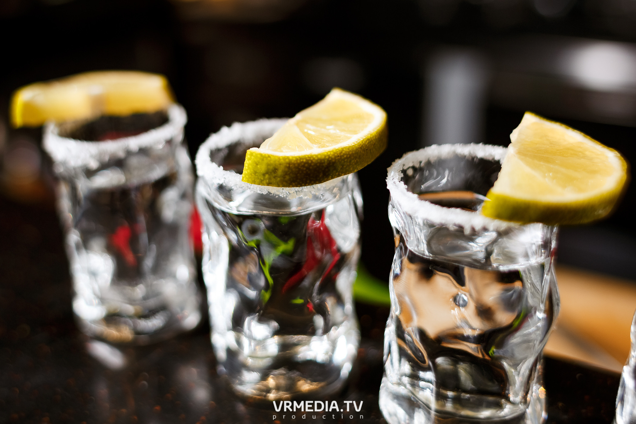 Золотая пятница. Вечеринка 90х в караоке-баре «Volna»