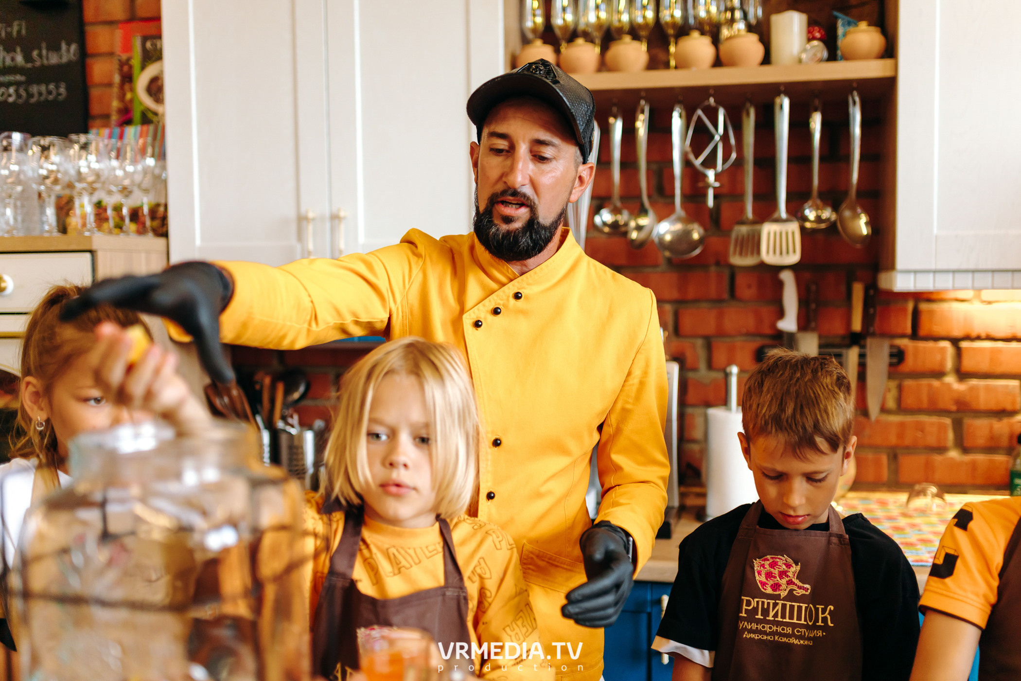 День рождения Артура Калайджяна в кулинарной студии «Артишок»
