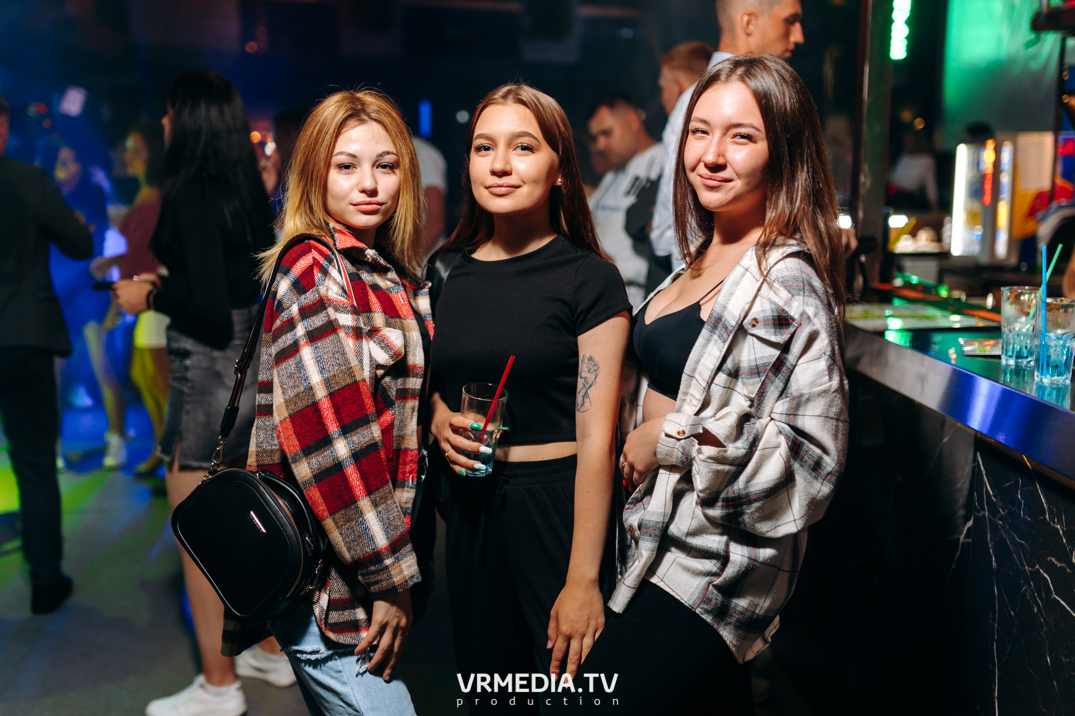 Выходные в баре «DOSKI»