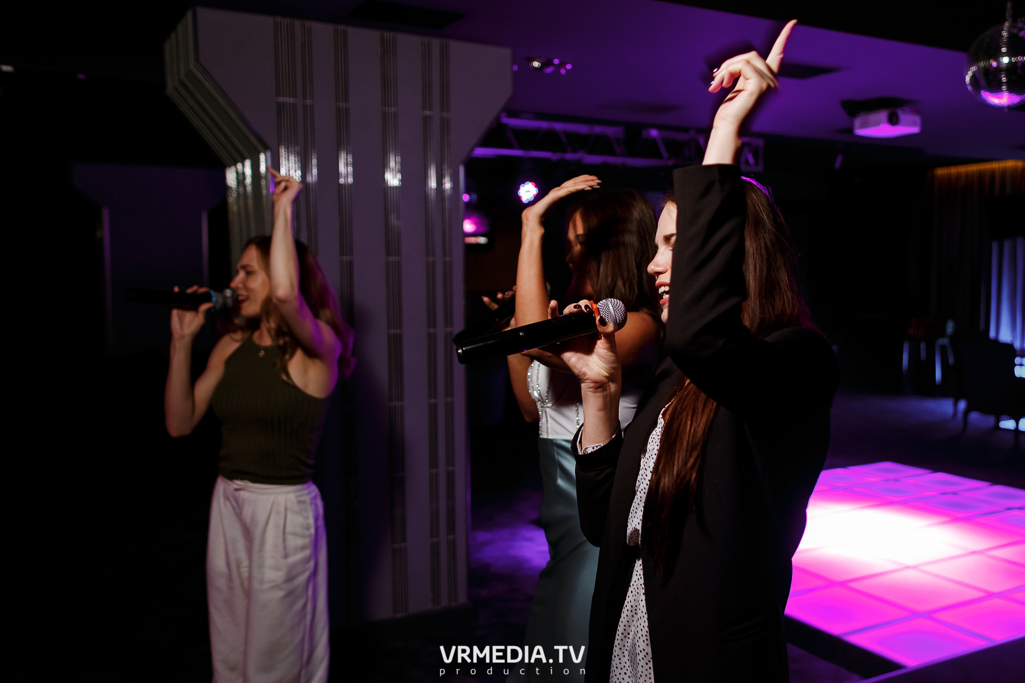 Золотая пятница в караоке-баре «Volna»