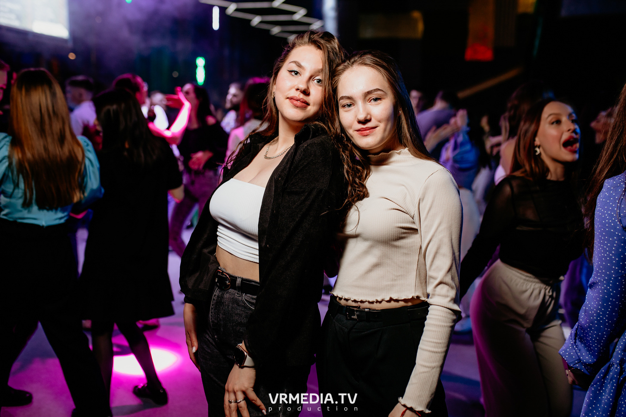 Выходные в баре «DOSKI»