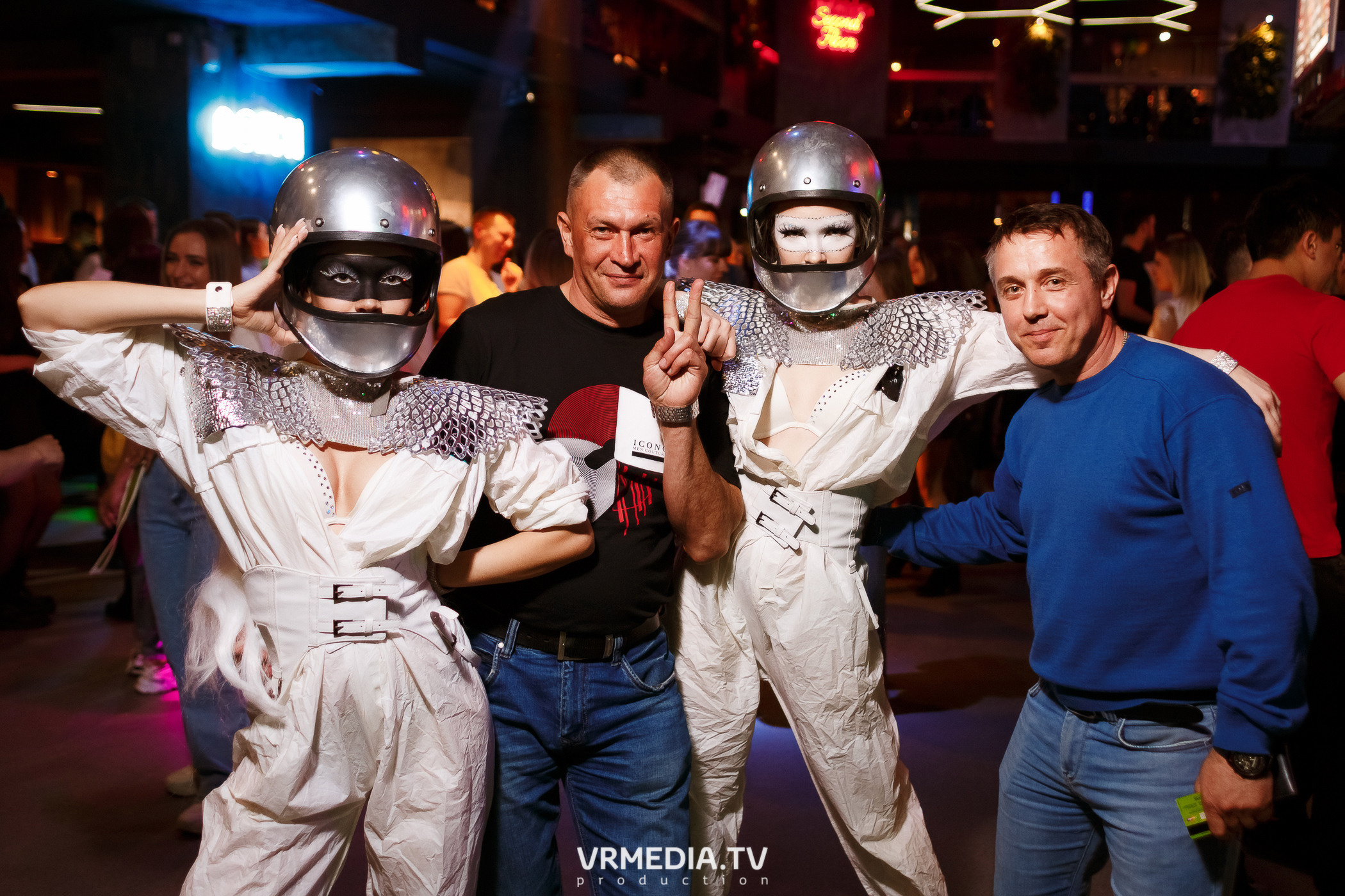 Выходные в баре «DOSKI»