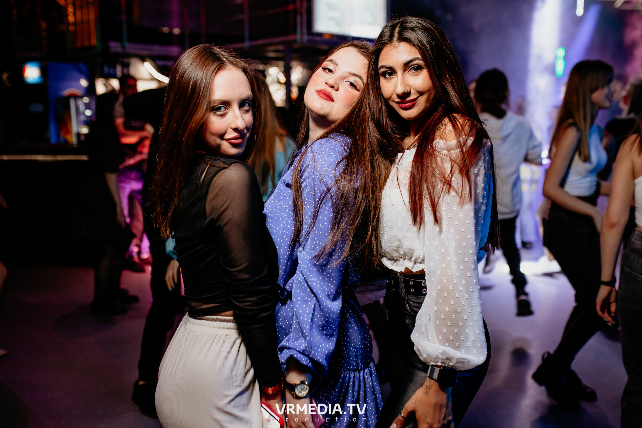 Выходные в баре «DOSKI»