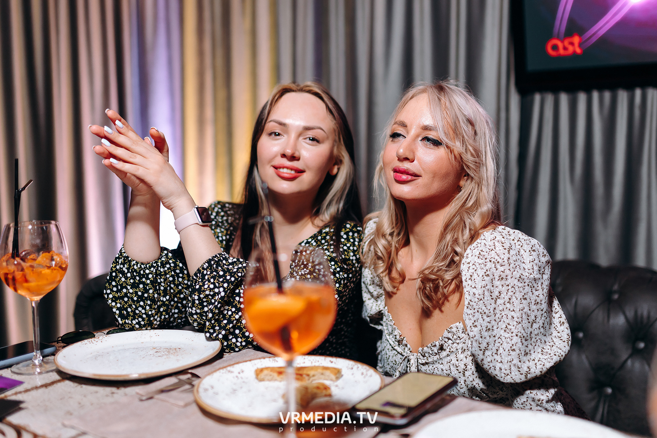 Колесо фортуны в караоке-баре «Volna»