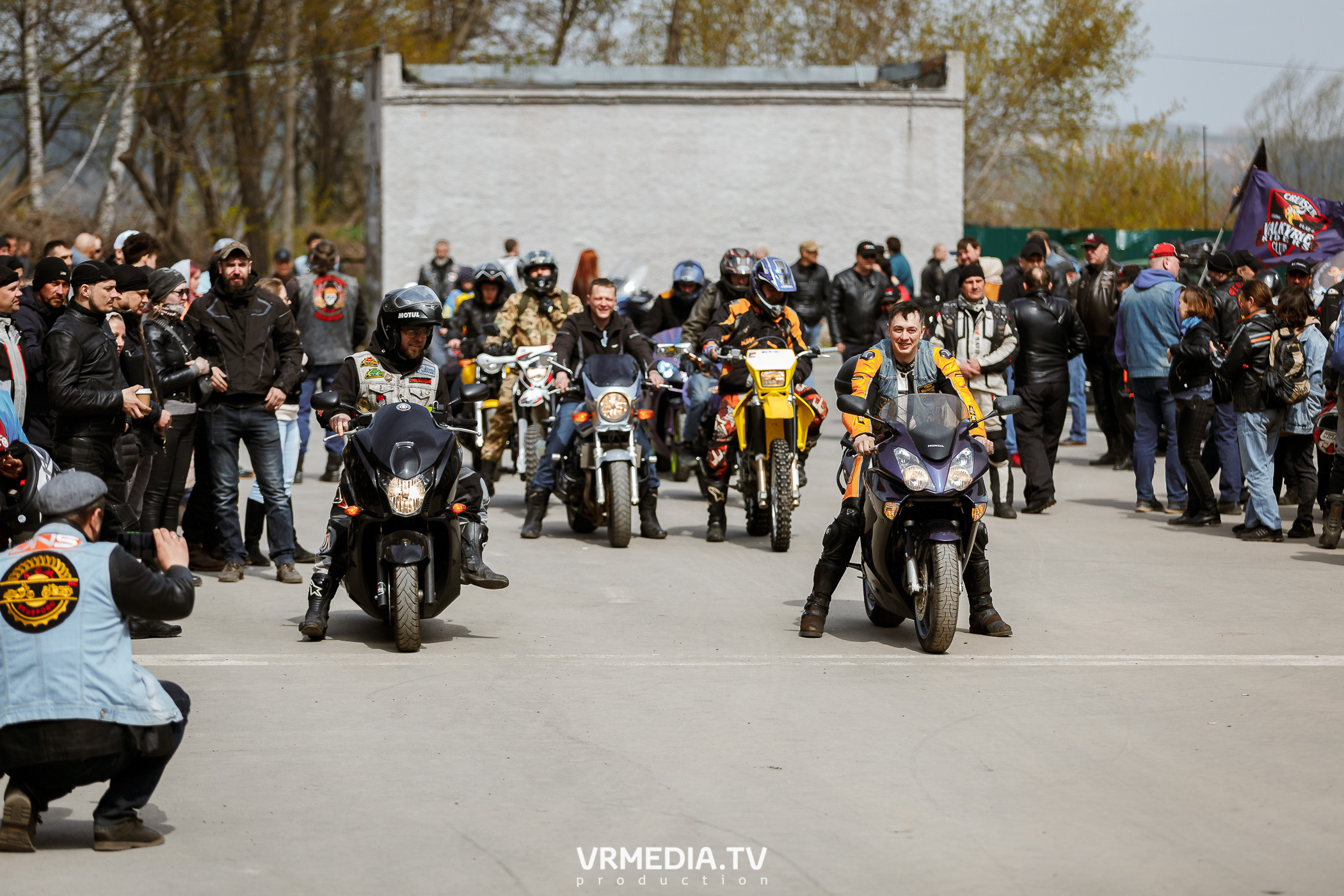 Открытие кемеровского мотосезона в культурном пространстве «Редакция»