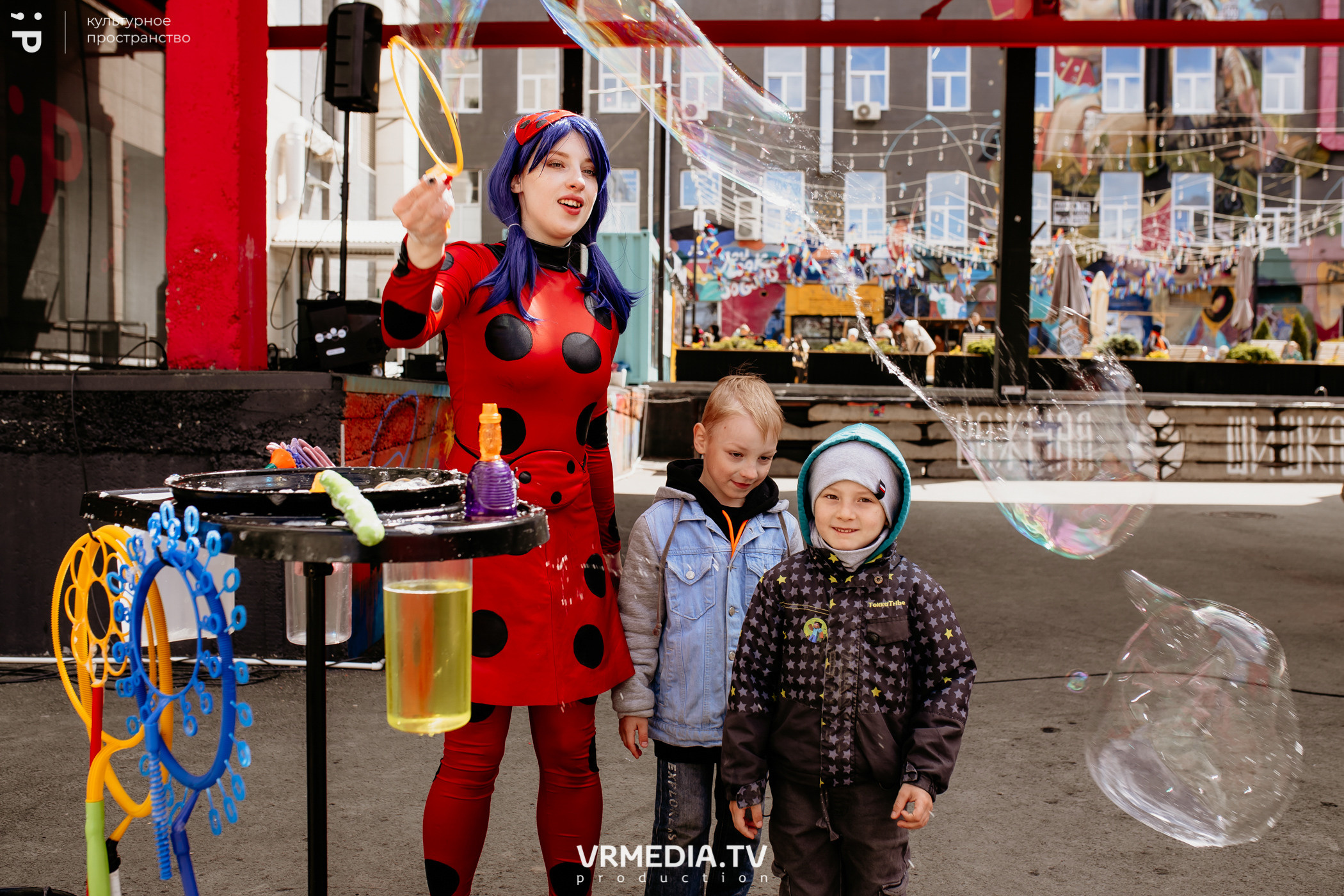 ВСТРЕЧАЙ ЛЕТО С DETISKAZKA42 в культурном пространстве «Редакция»