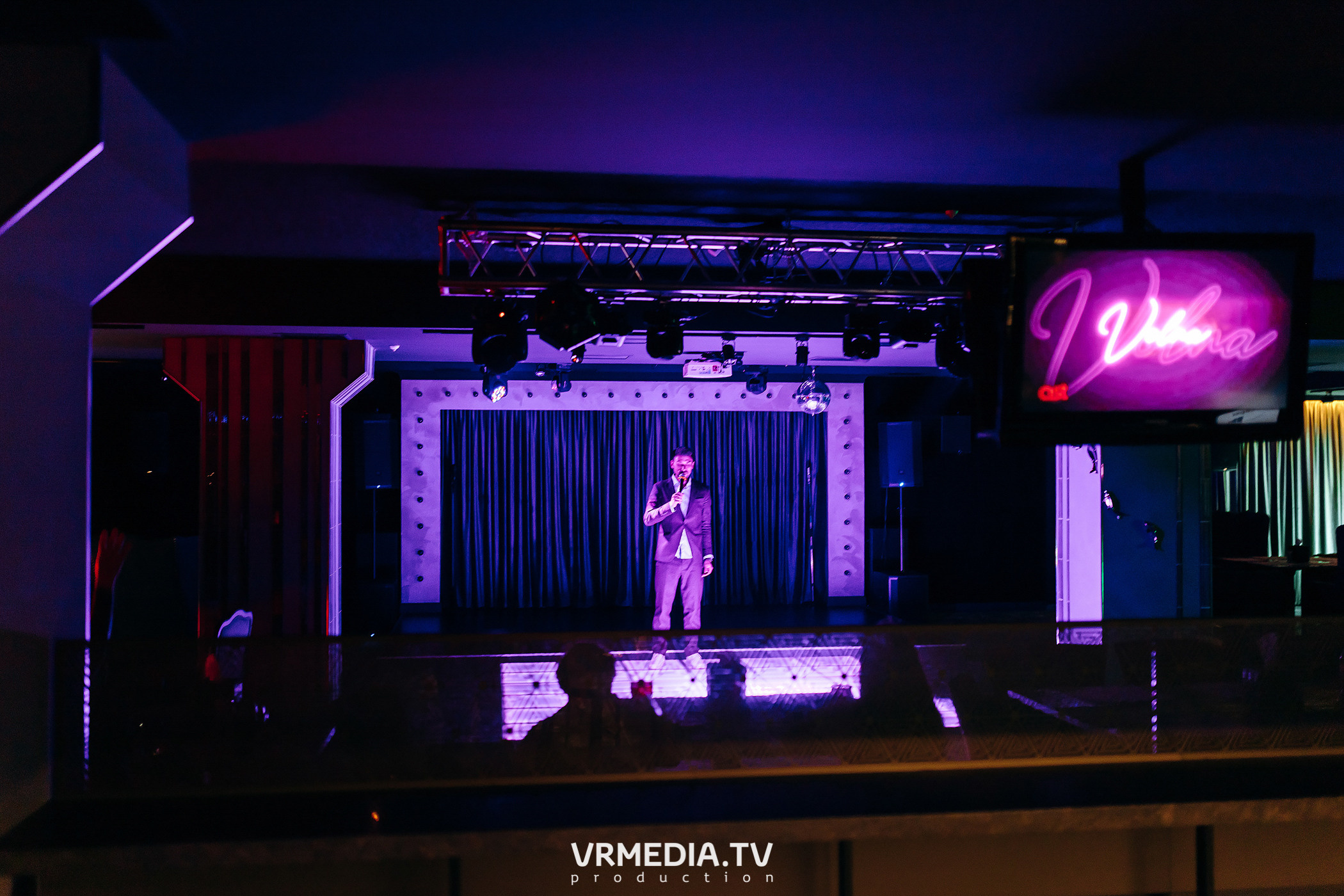 Золотая пятница в караоке-баре «Volna»