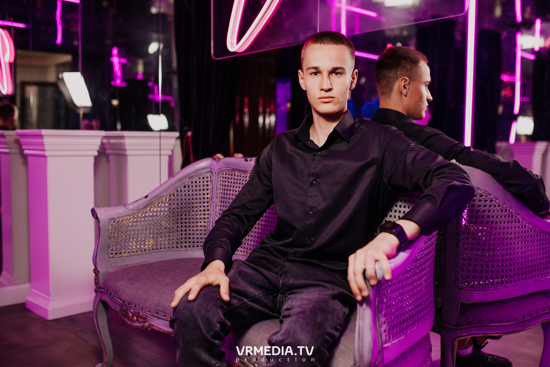 Пятничная вечеринка в караоке-баре «Volna»