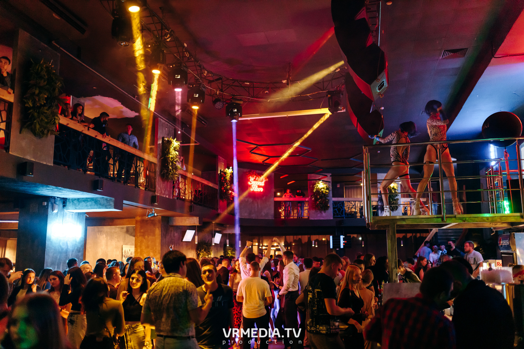 Выходные в баре «DOSKI»