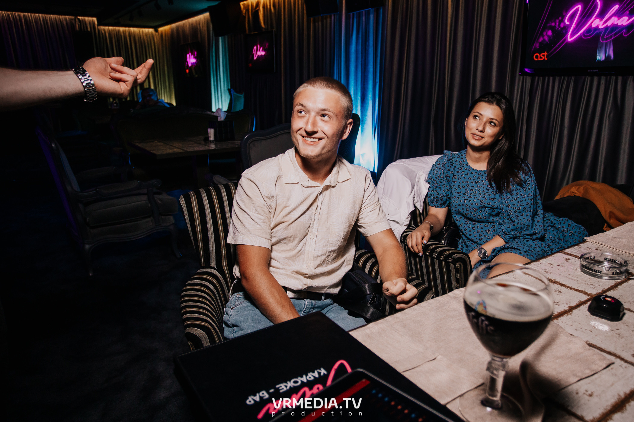 Русский рок в караоке-баре «Volna»