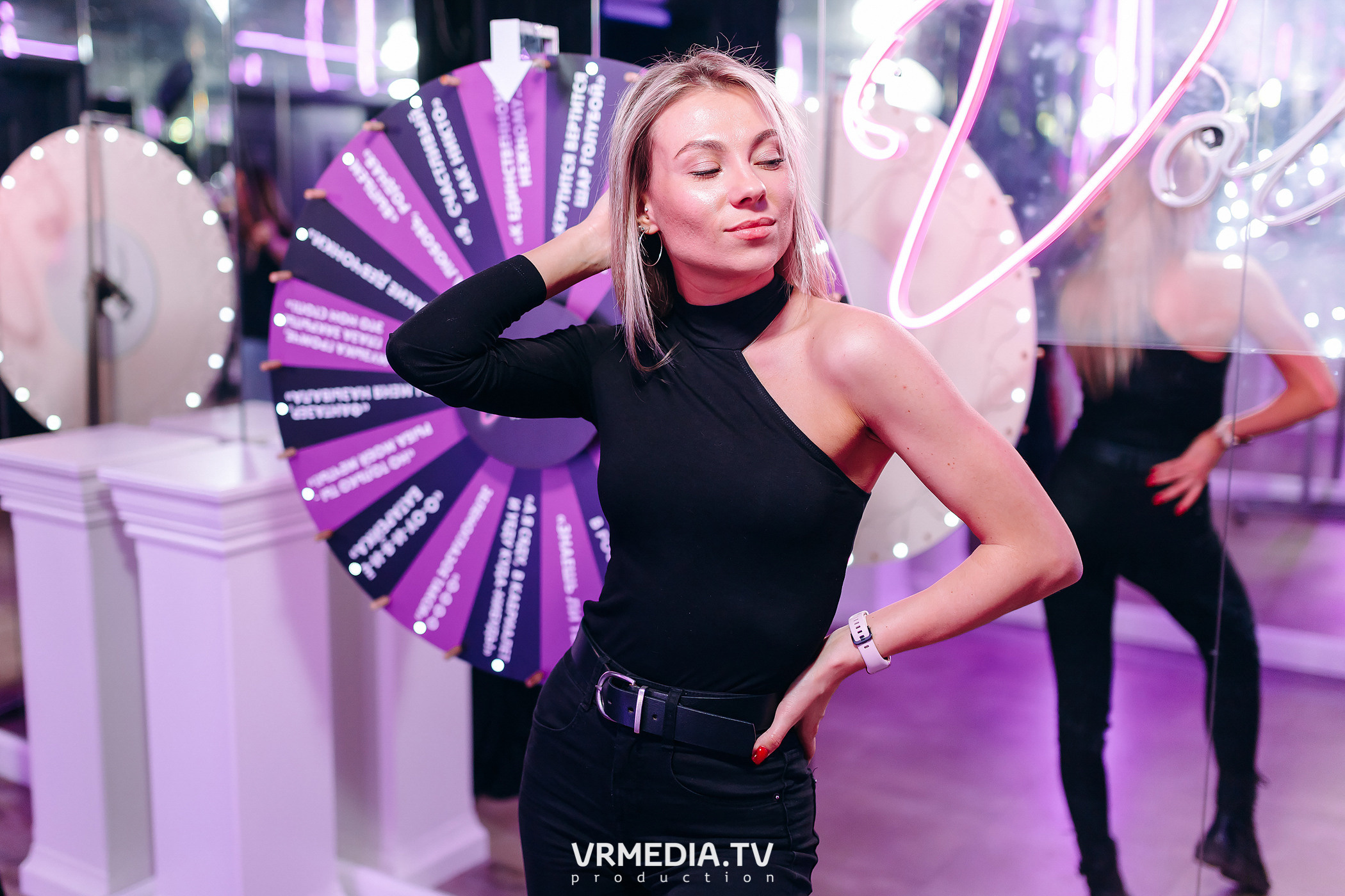 Колесо фортуны в караоке-баре «Volna»