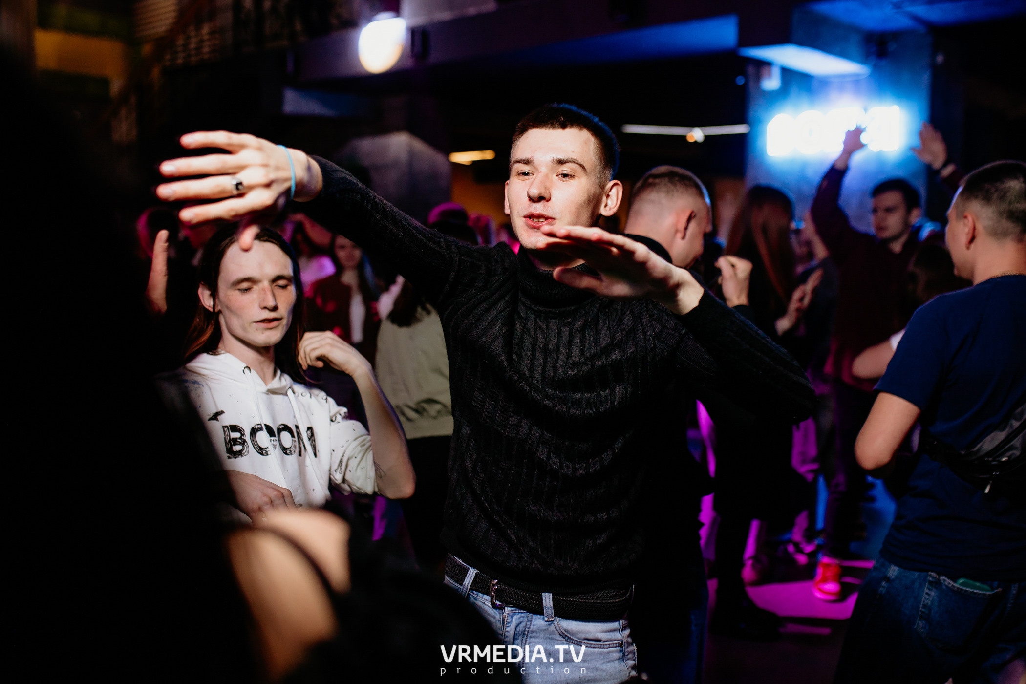 Выходные в баре «DOSKI»