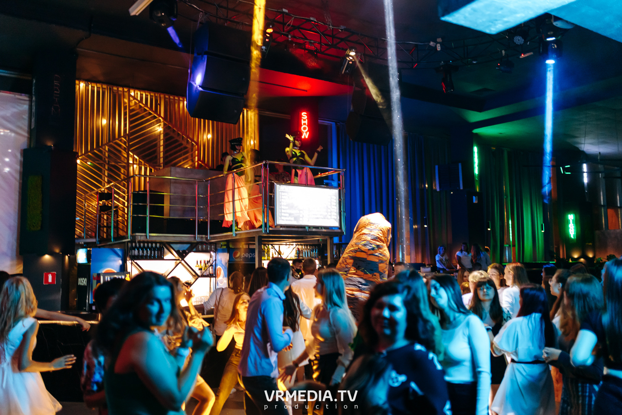 Выходные в баре «DOSKI»