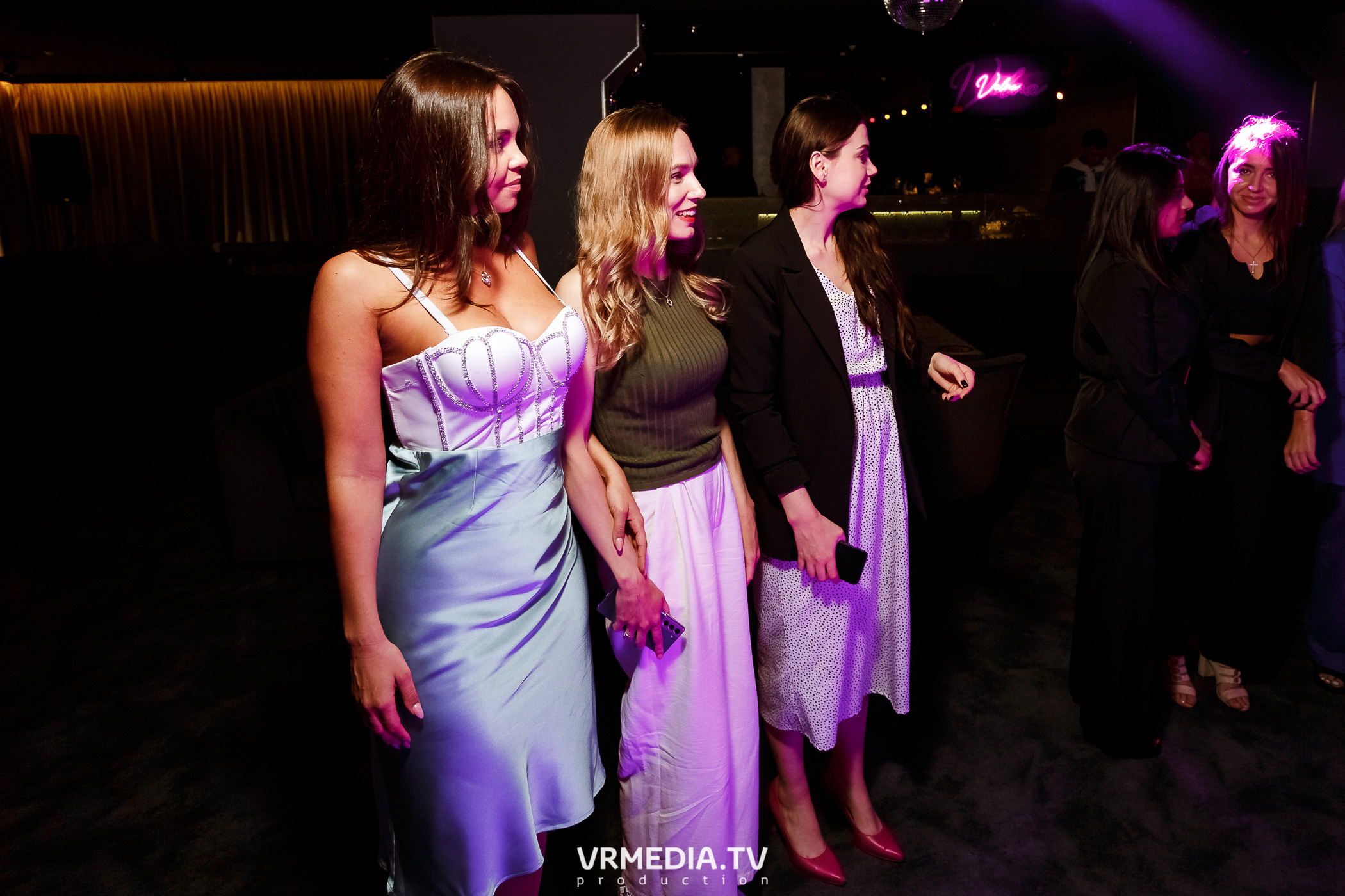 Золотая пятница в караоке-баре «Volna»