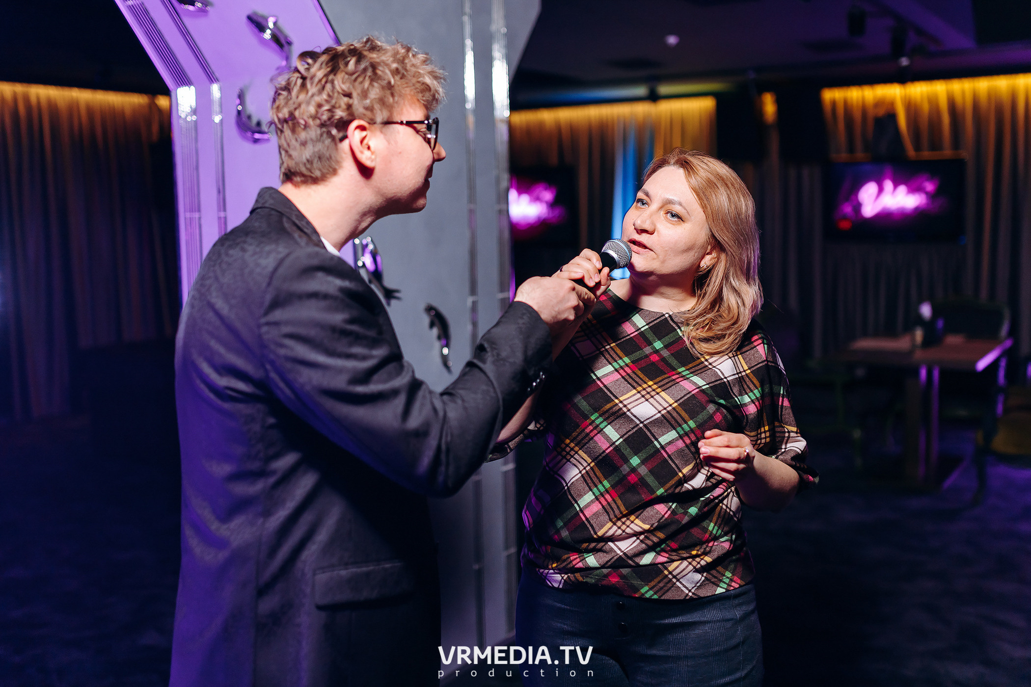 Колесо Фортуны в караоке-баре «Volna»