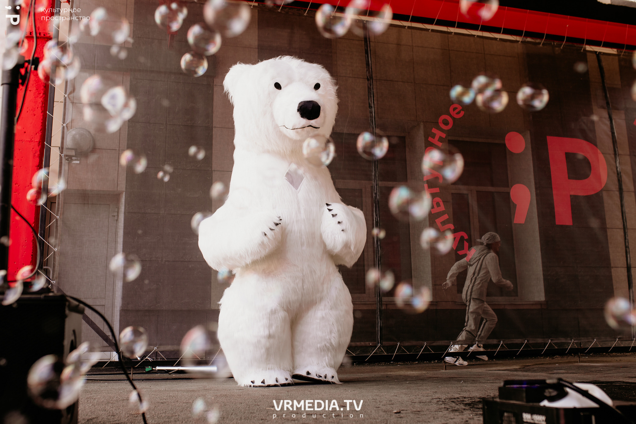 ВСТРЕЧАЙ ЛЕТО С DETISKAZKA42 в культурном пространстве «Редакция»