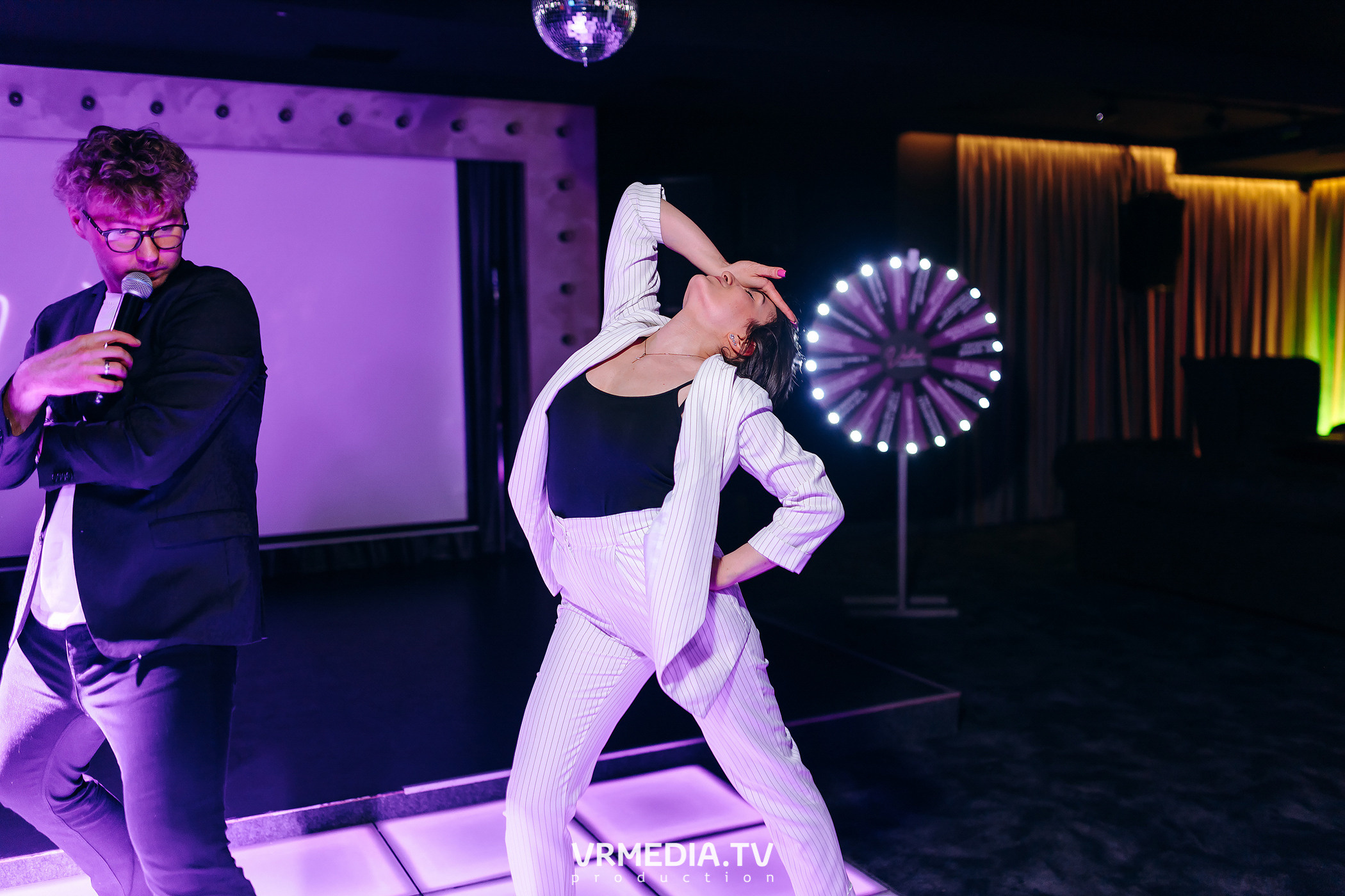 Колесо Фортуны в караоке-баре «Volna»