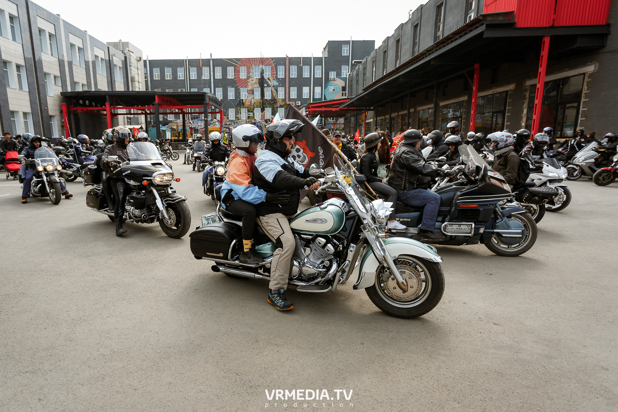 Открытие кемеровского мотосезона в культурном пространстве «Редакция»