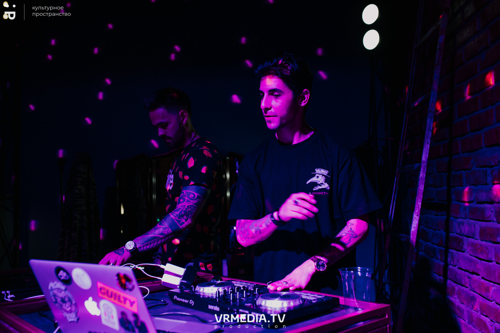 11 Friends of Chao в культурном пространстве «Редакция»