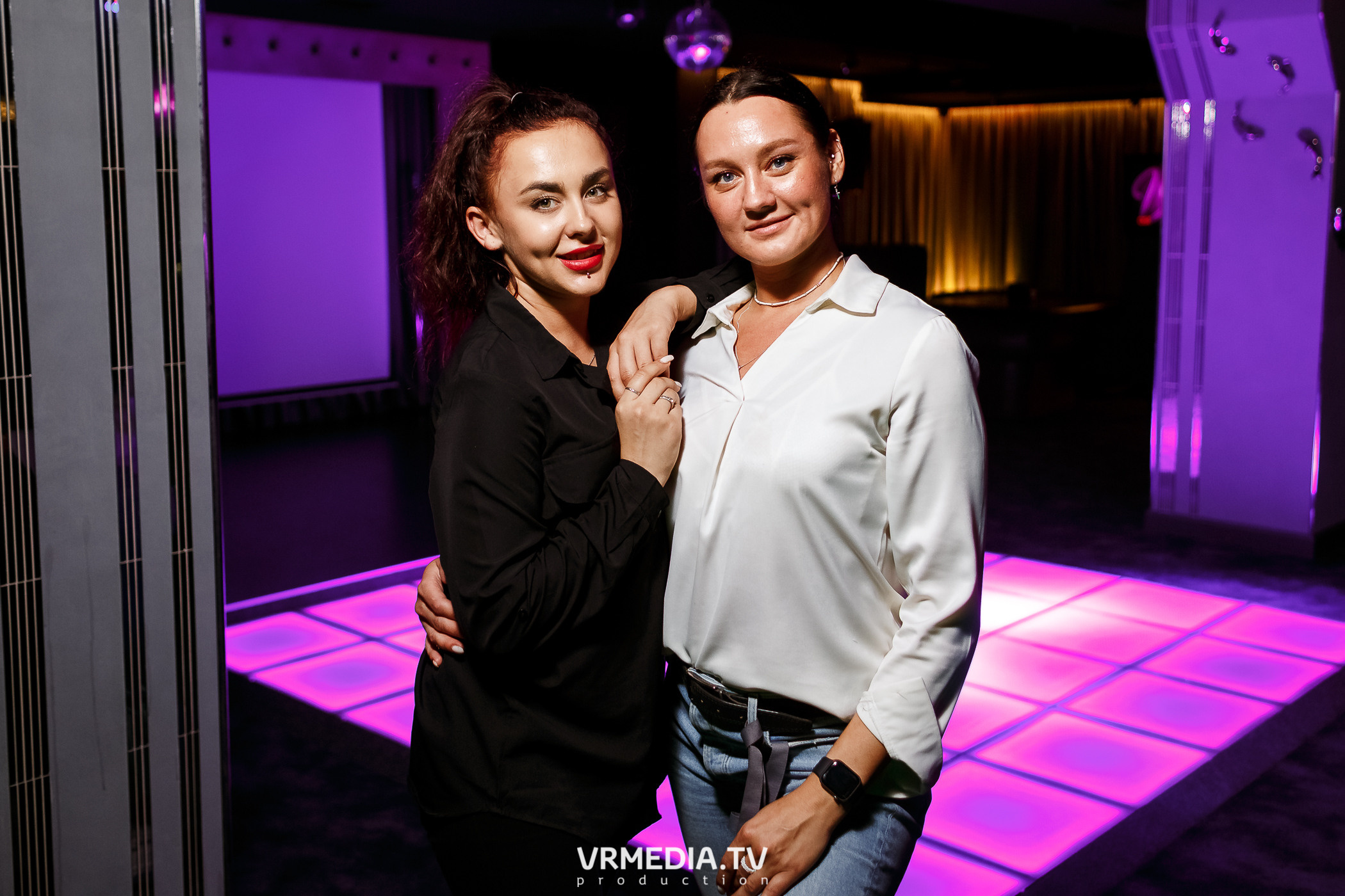 Золотая пятница в караоке-баре «Volna»