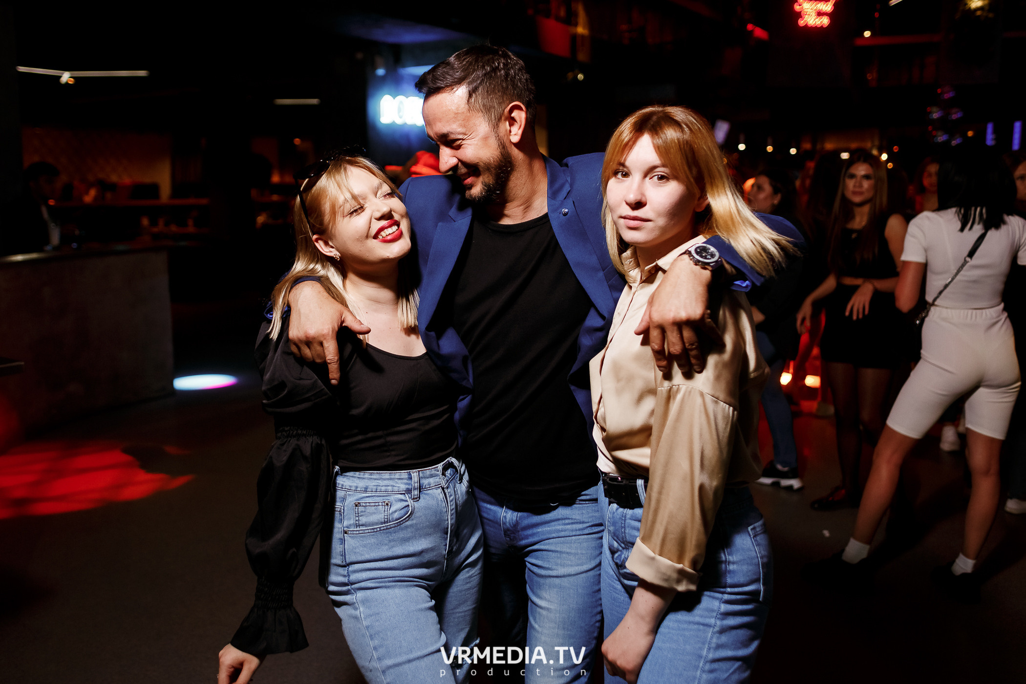 Выходные в баре «DOSKI»