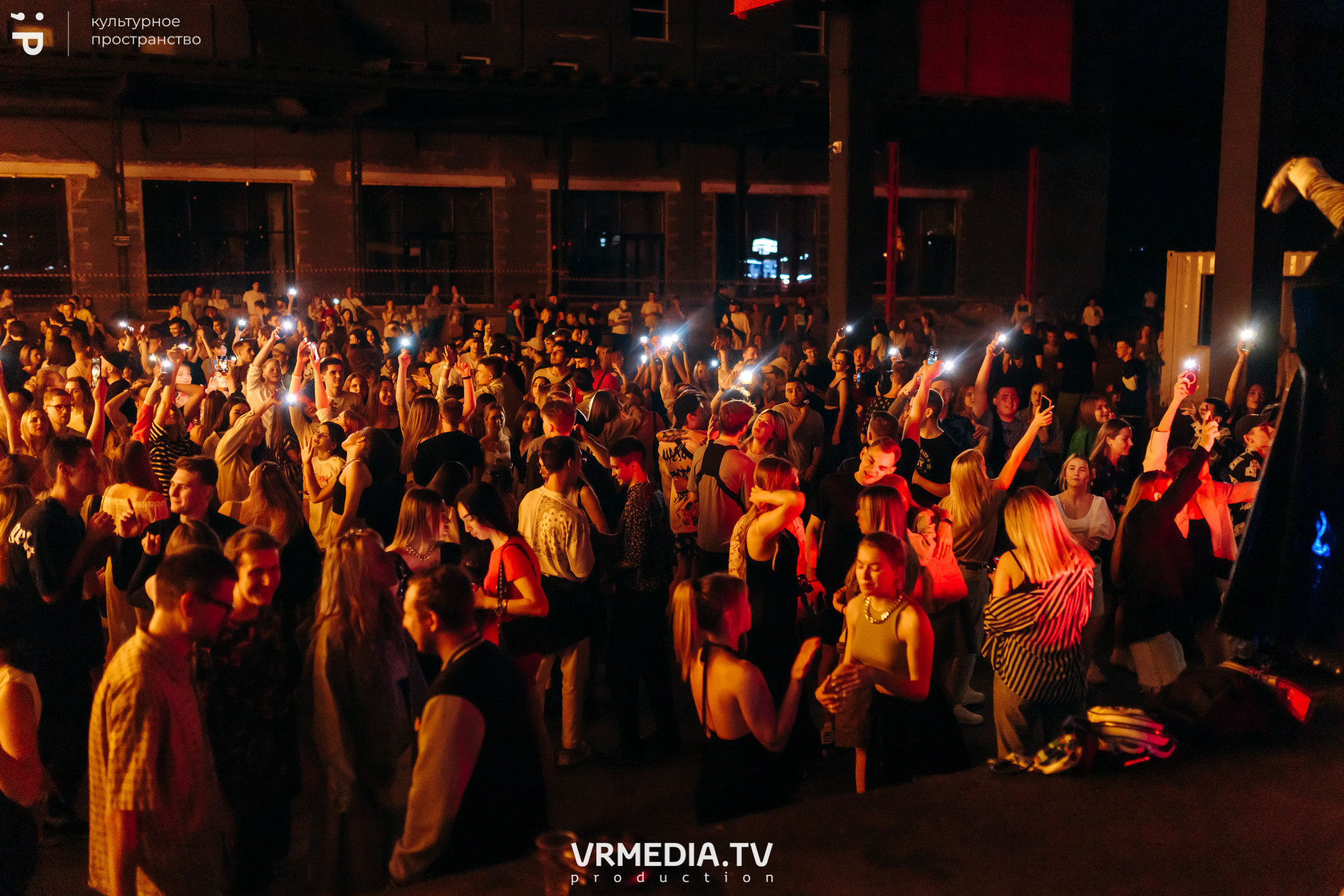 #Редакция_Лето: Warm Inside в культурном пространстве «Редакция»