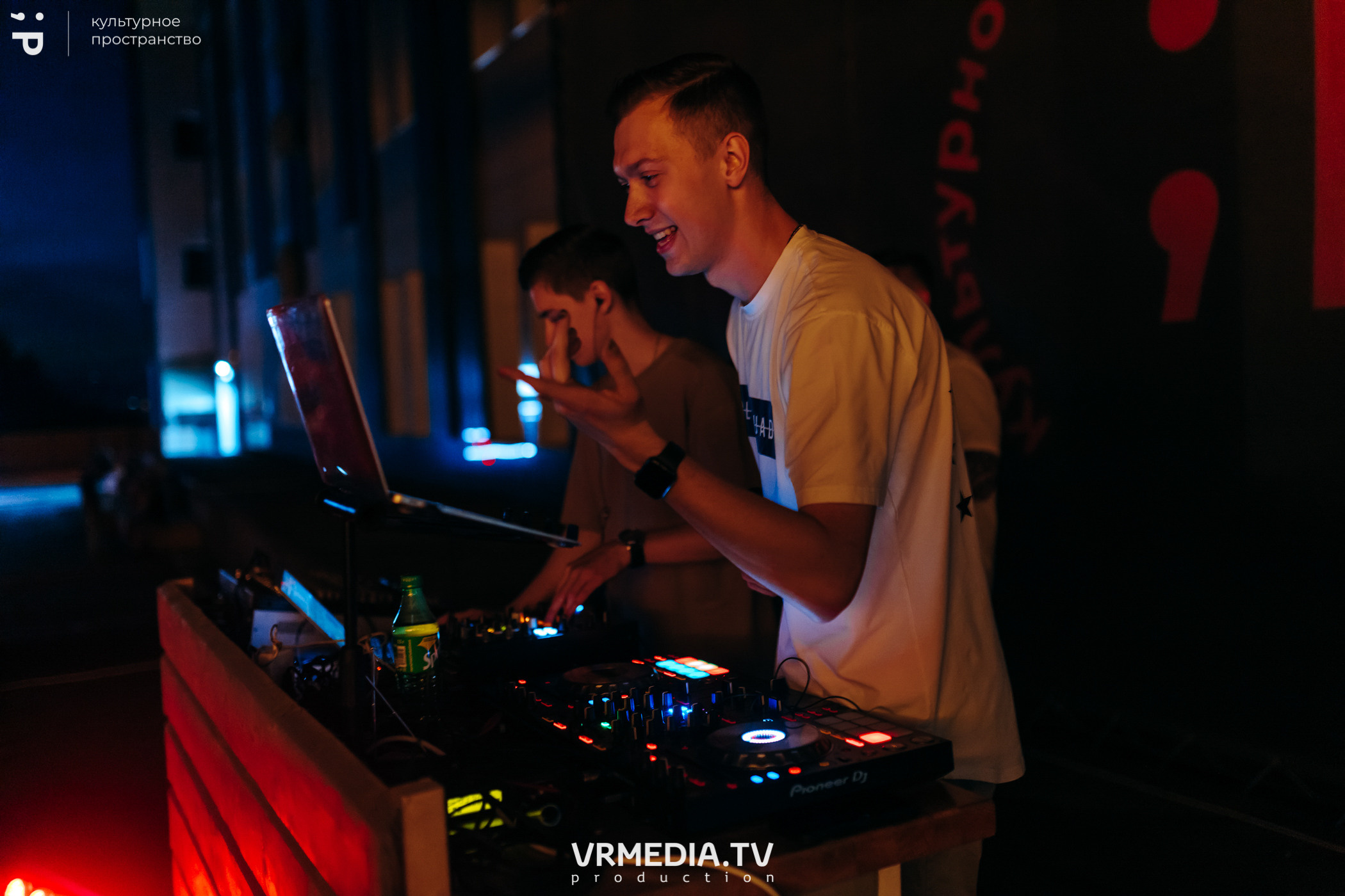 #Редакция_Лето: Warm Inside в культурном пространстве «Редакция»