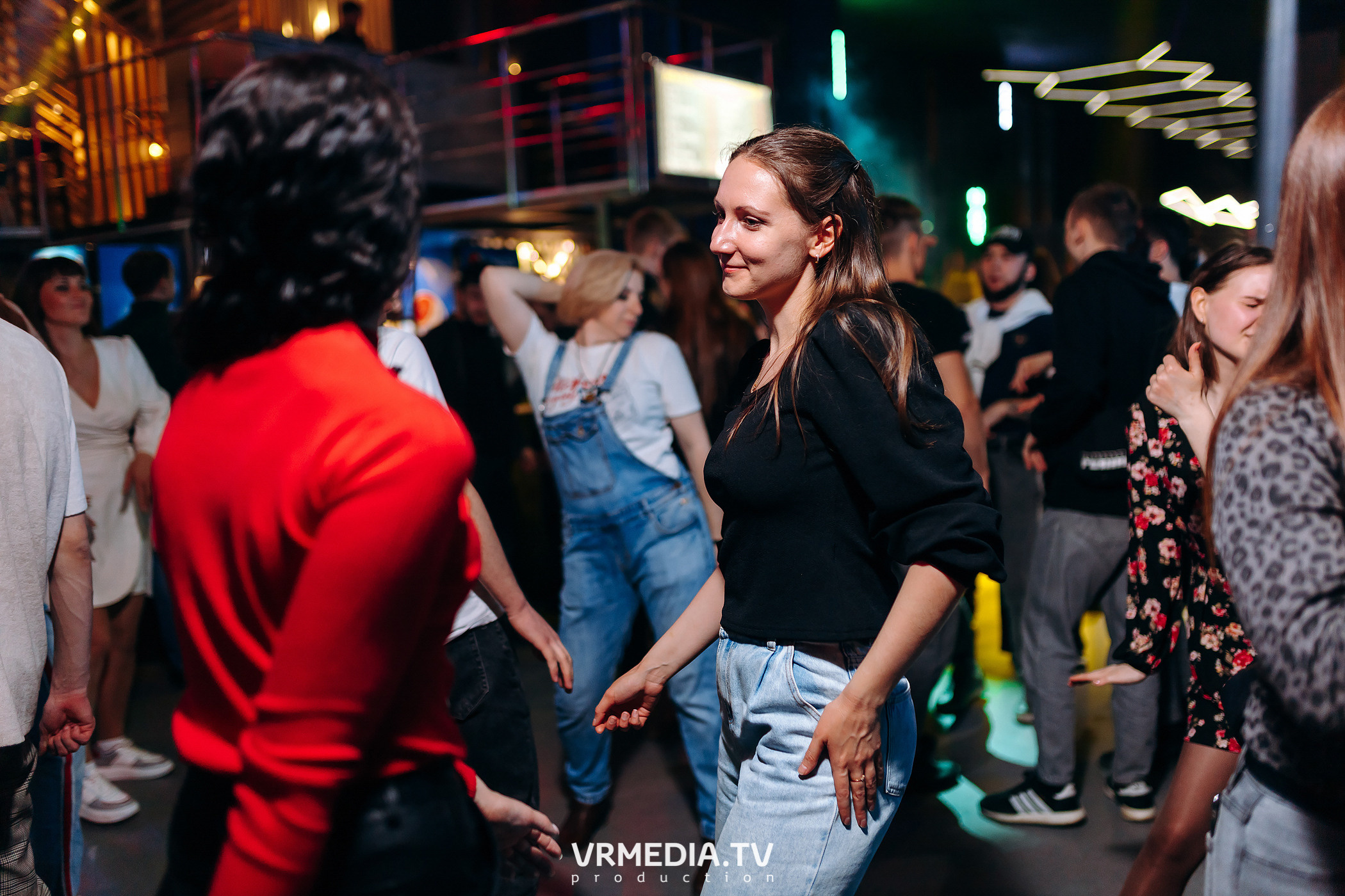 Выходные в баре «DOSKI»