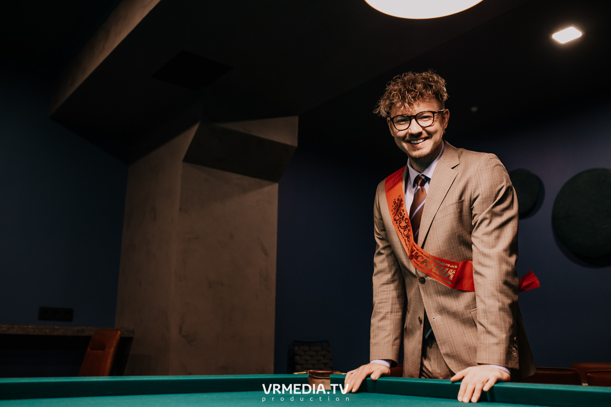 Пятничная вечеринка в караоке-баре «Volna»