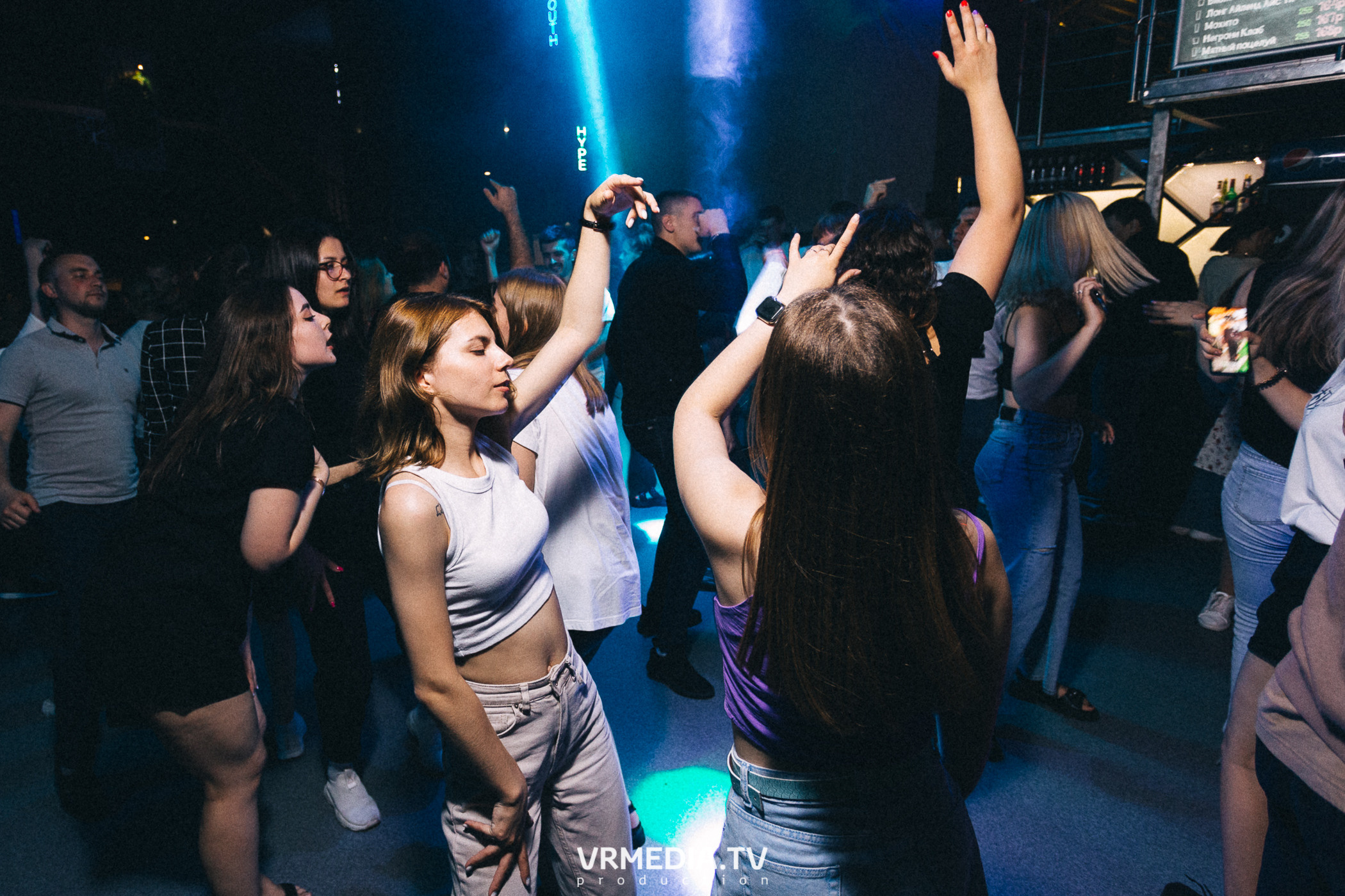 Bunny Hard в баре «DOSKI»